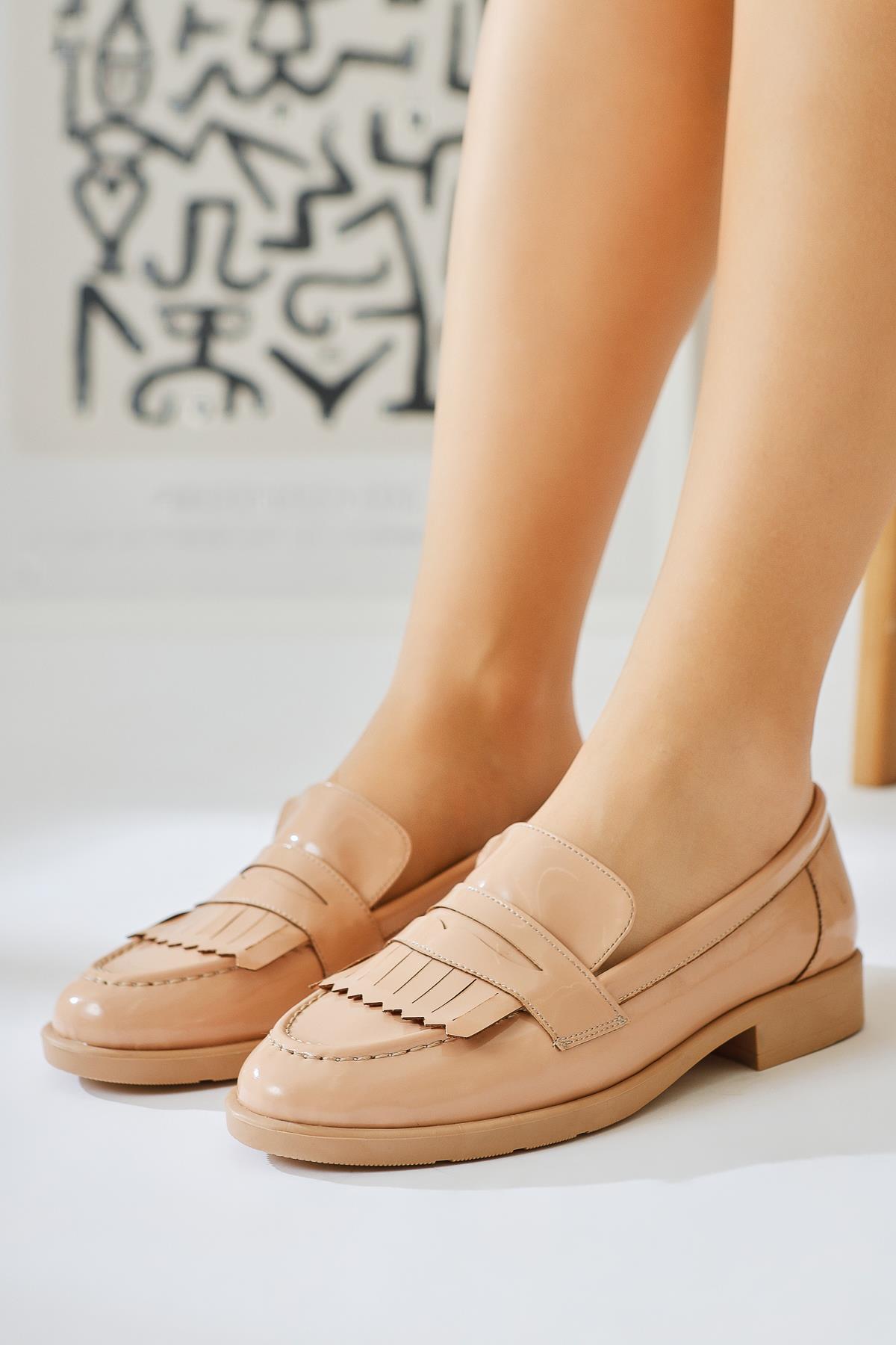 Begona Salmon Patent Leather Tassel Detail Daily Shoe