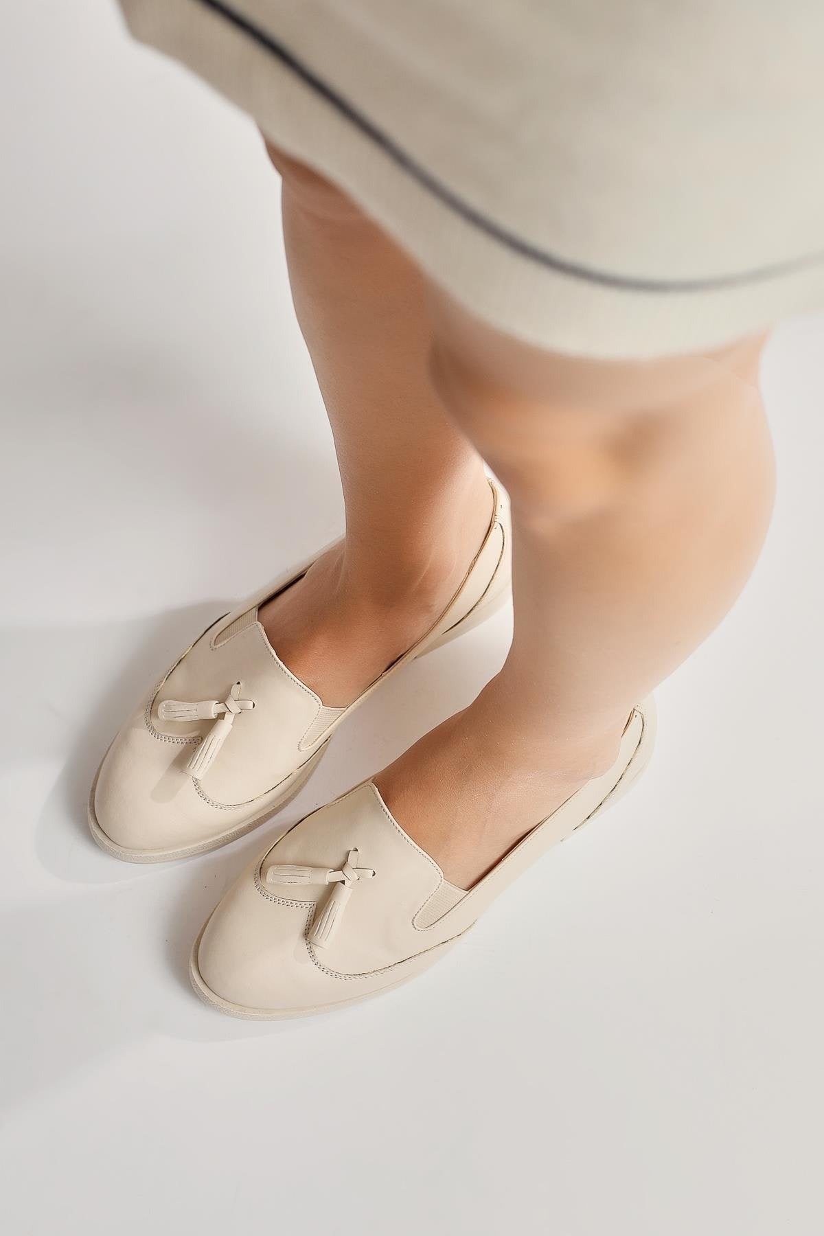 Vinny – Beige Tassel-Detail Casual Shoe (Women)