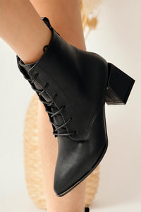 Kalaya – Black Pointed-Toe Zippered Heeled Boot