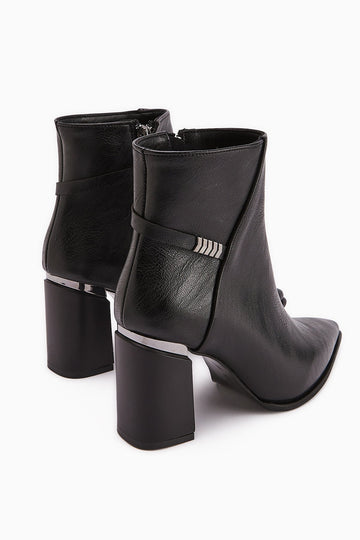 Lamia – Black Buckle-Detail Heeled Boot (Women)