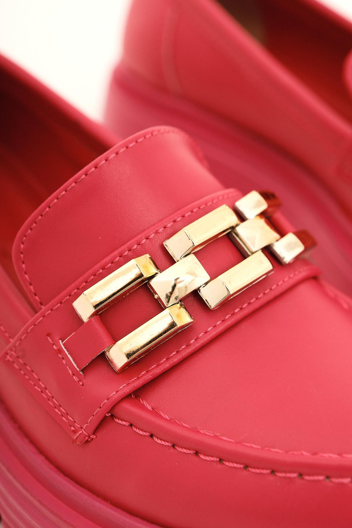 Benaz – Fuchsia Buckle-Detail Oxford Shoe (Women)