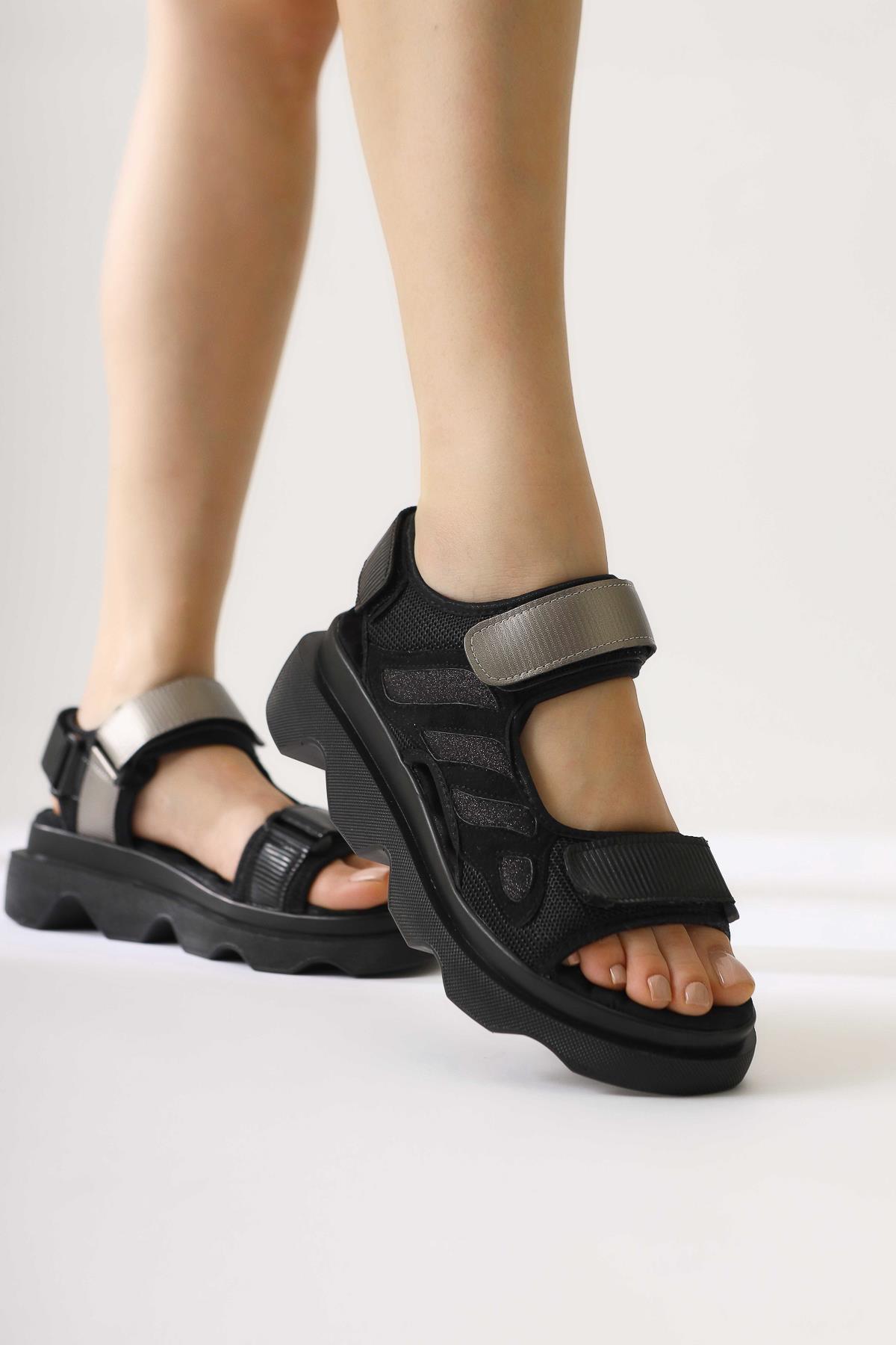 Quan Black Sandals with Glitter Detail and Comfortable Sole