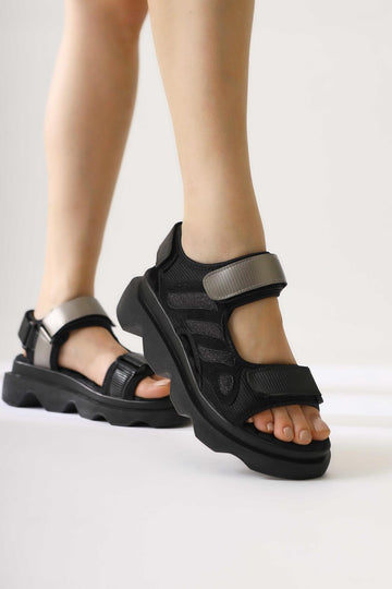 Quan Black Sandals with Glitter Detail and Comfortable Sole