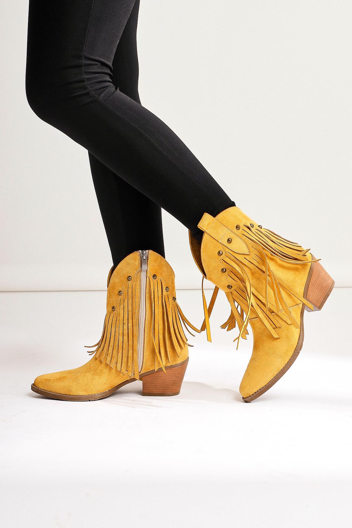 Lillebeth – Yellow Suede Fringed Stud-Detail Western Boot (Women)