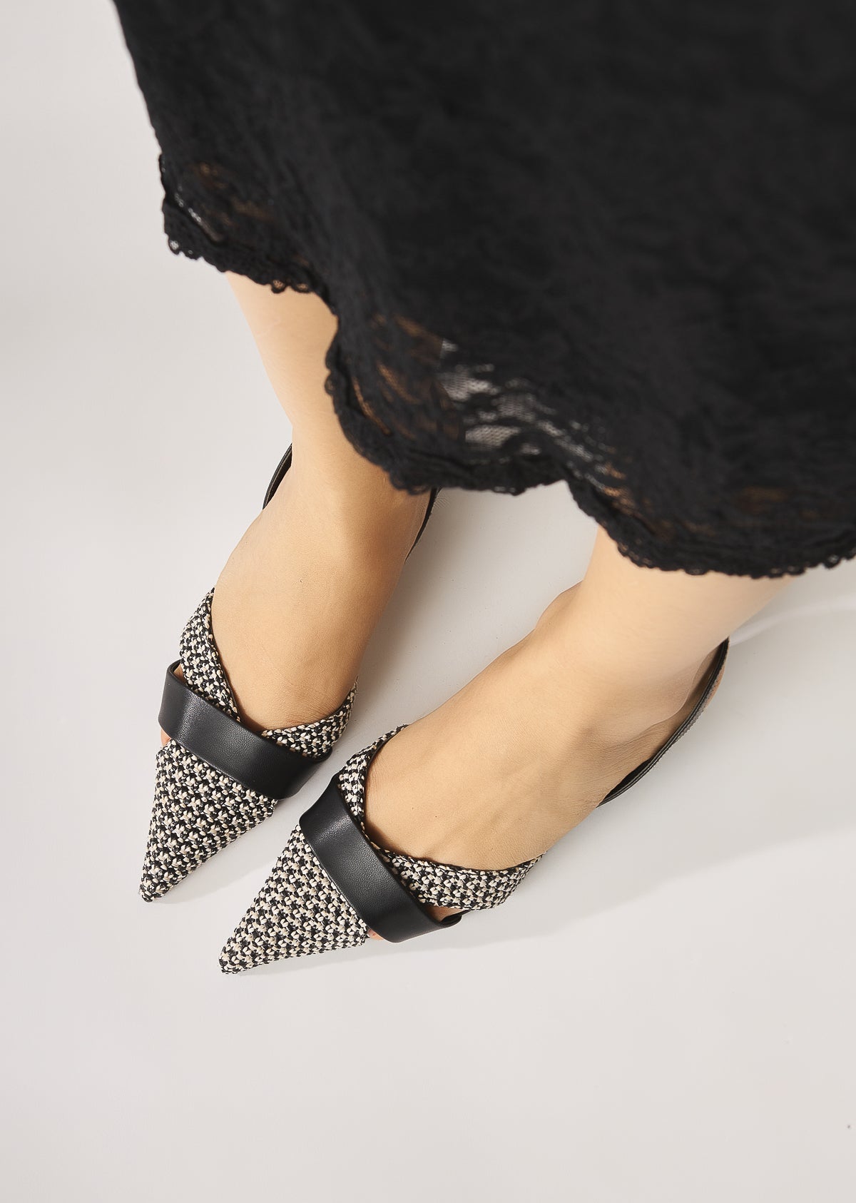 Hina Black Woven Detail Low Heel Women's Sandals