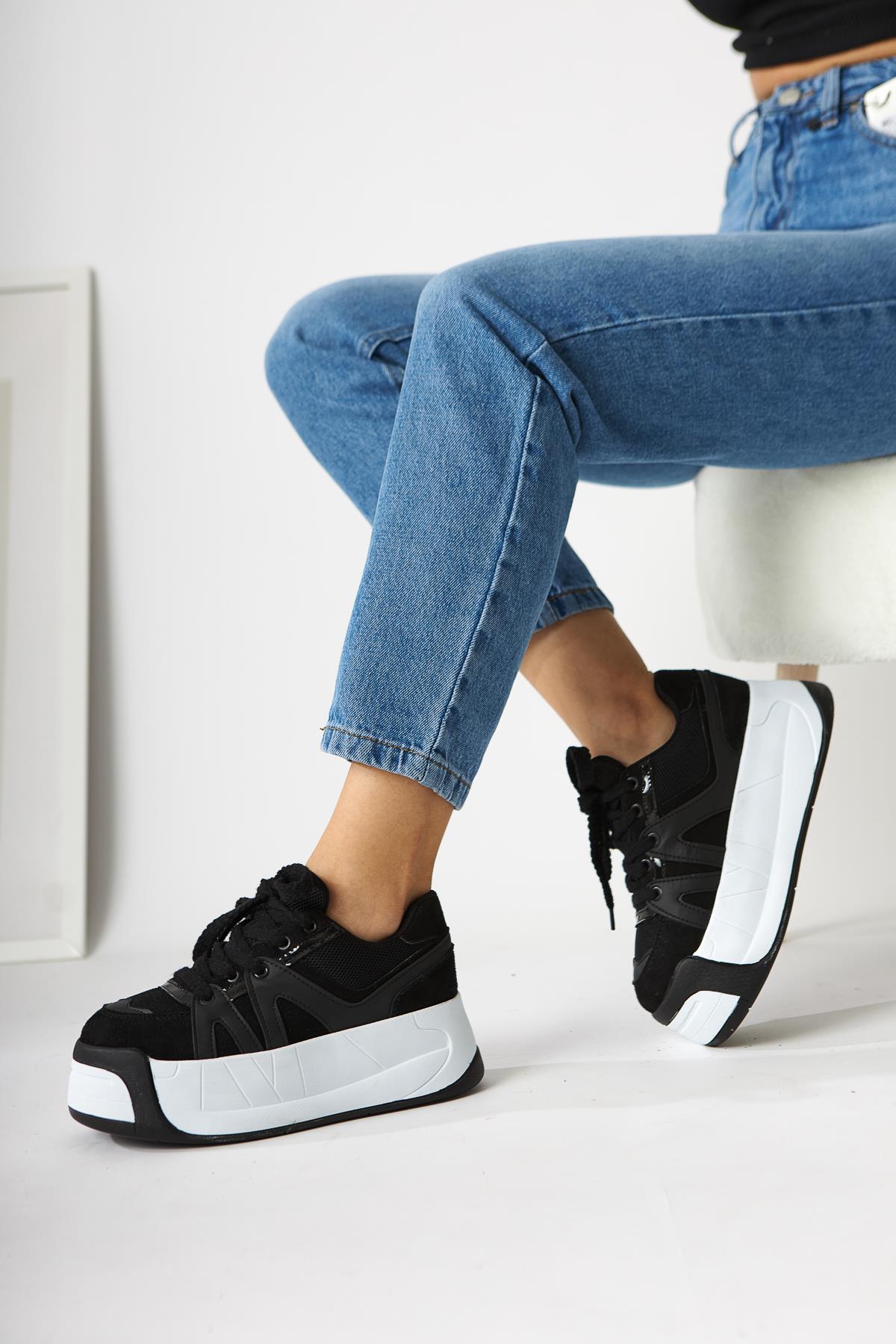 Alvi – Black Leather-Look-Detail Sneaker (Women)