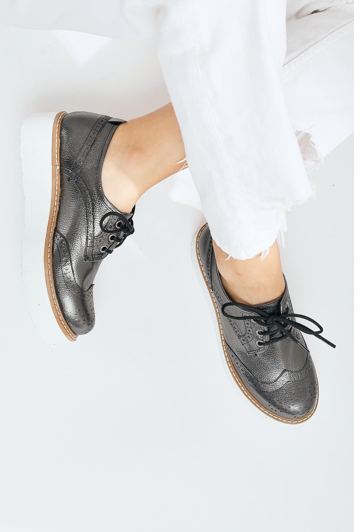 Lila – Lilac Platinum Laser-Cut Thick-Sole Lace-Up Oxford Shoe (Women)