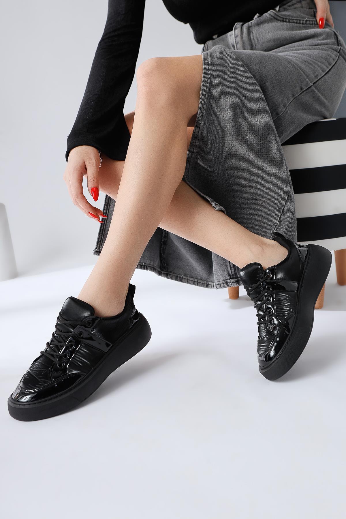 Jakleen Black Patent Leather Detailed Parachute Sneakers