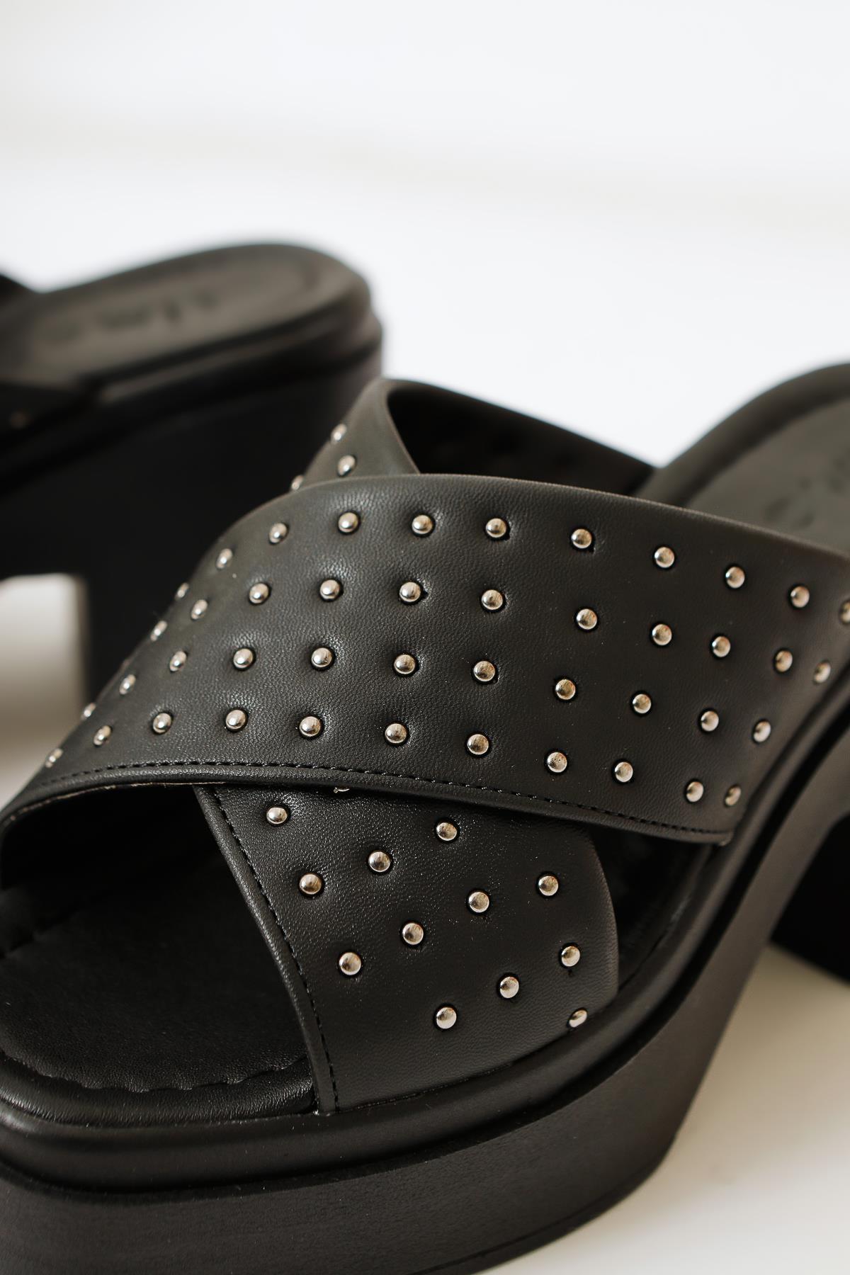 Zion – Black Thick Cross-Strap Stud-Detail Platform Slide (Women)