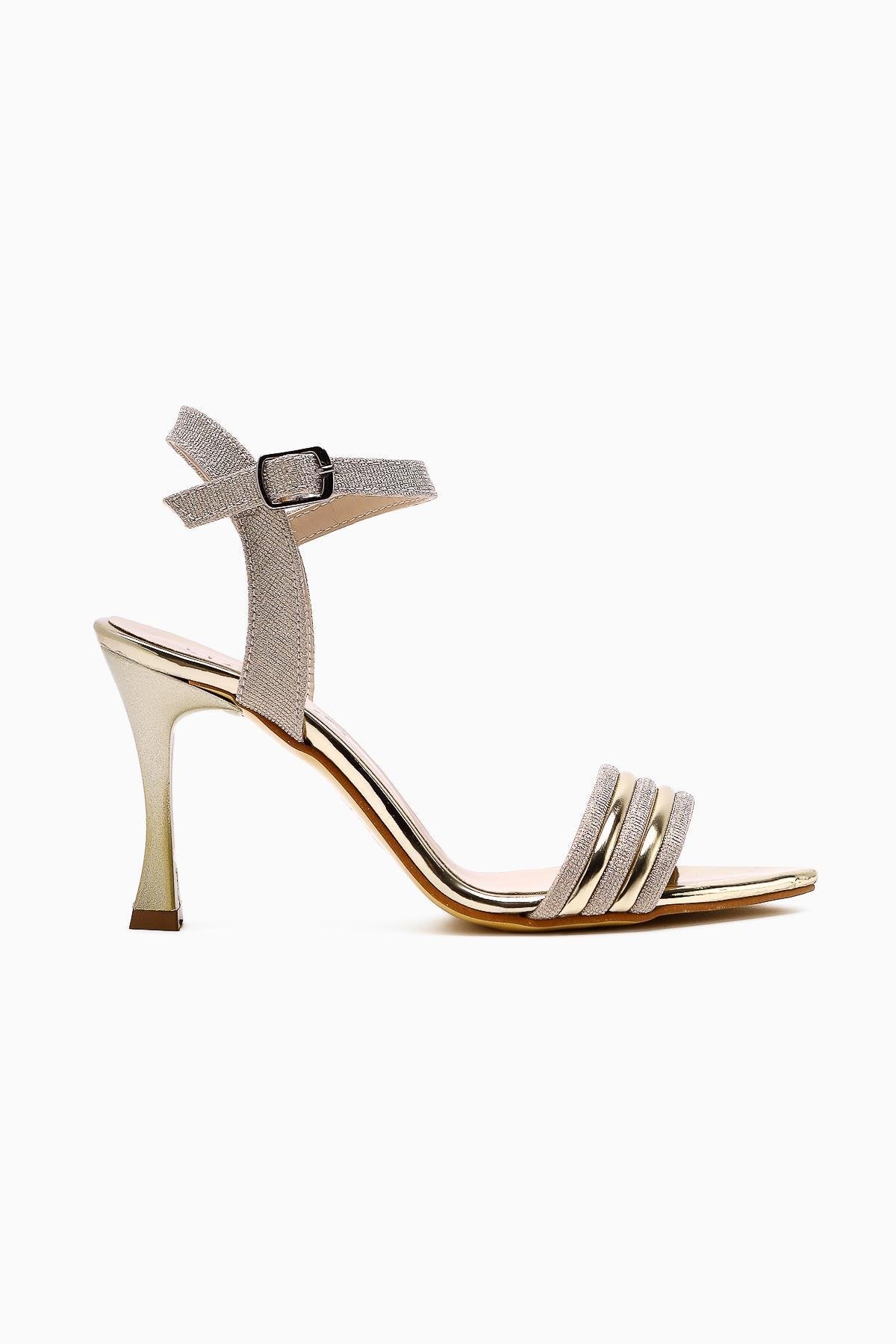 Julianna Gold Patent Pointed Toe Glitter Detailed Women’s Sandal