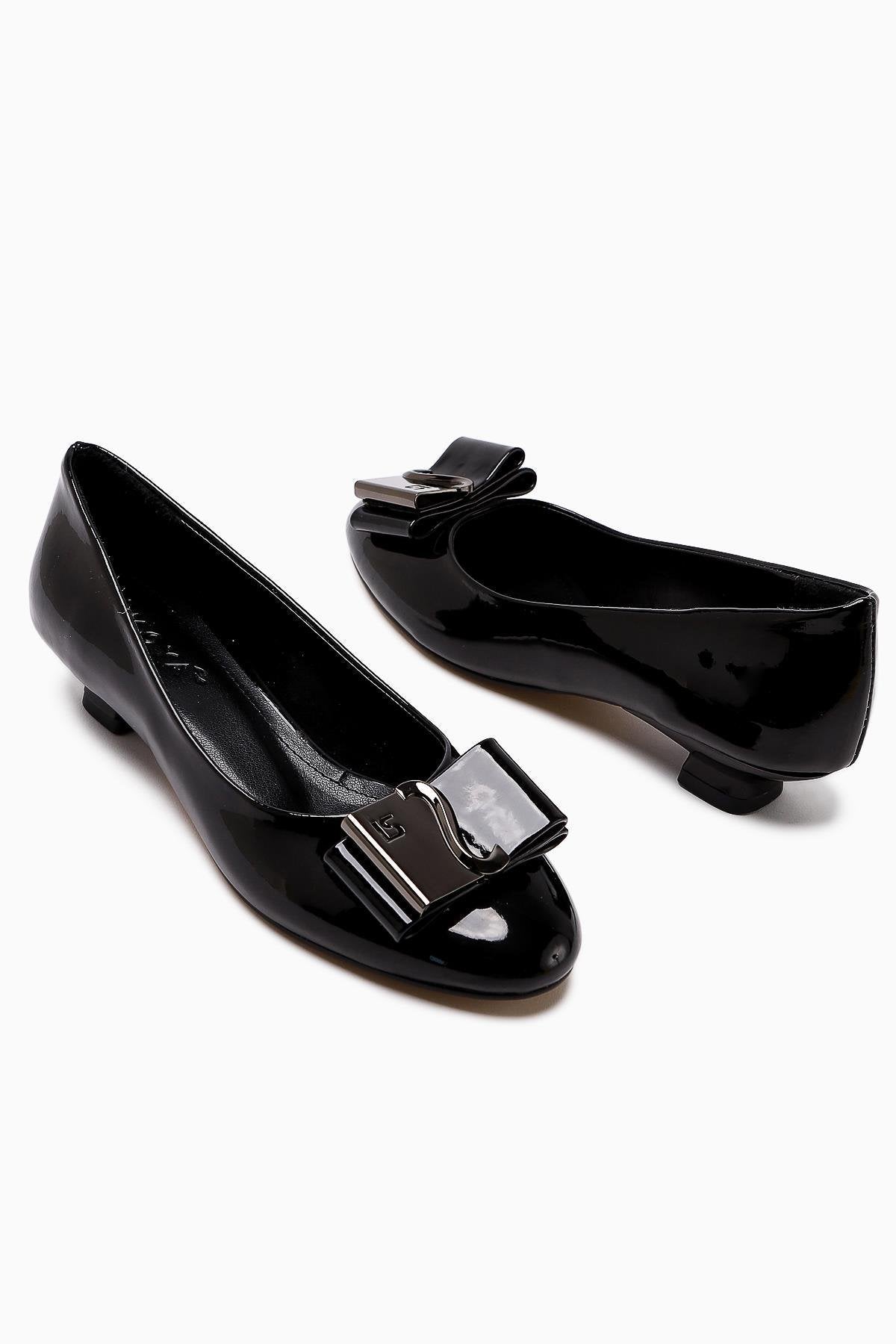 Sian – Black Patent Buckle-Detail Low-Heel Shoe (Women)