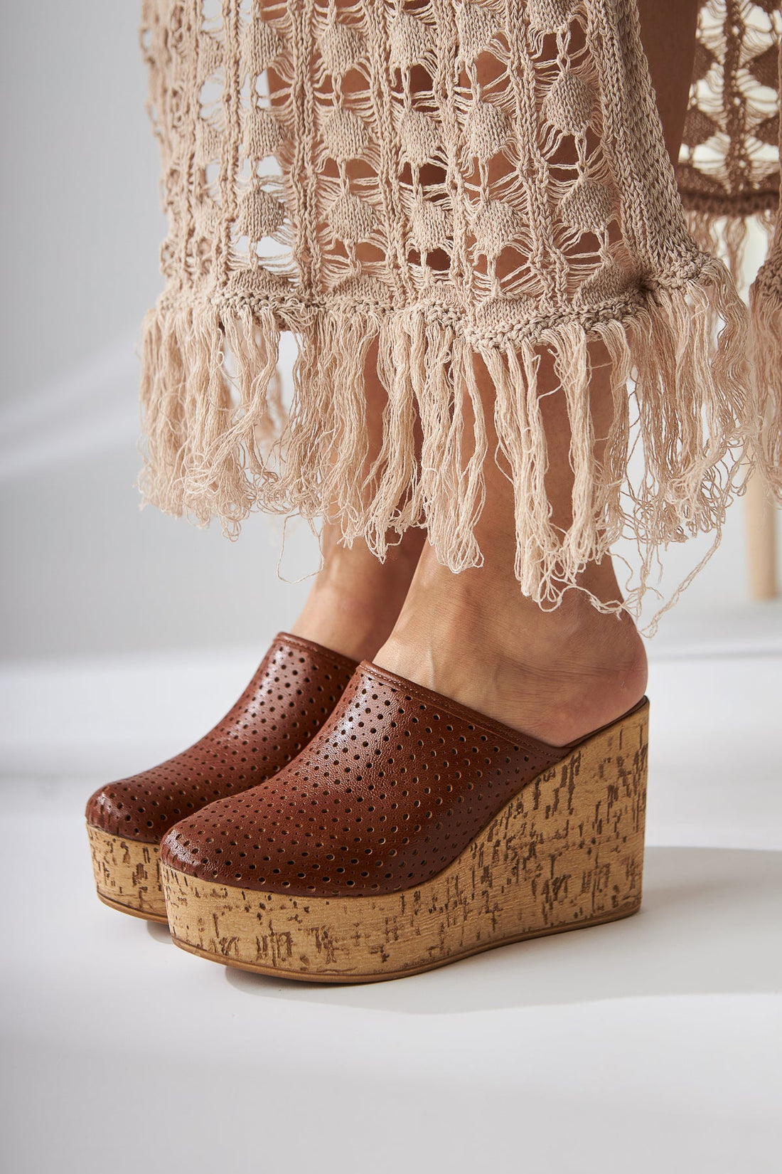 Viana – Cognac Closed-Toe Wedge Slide (Women)