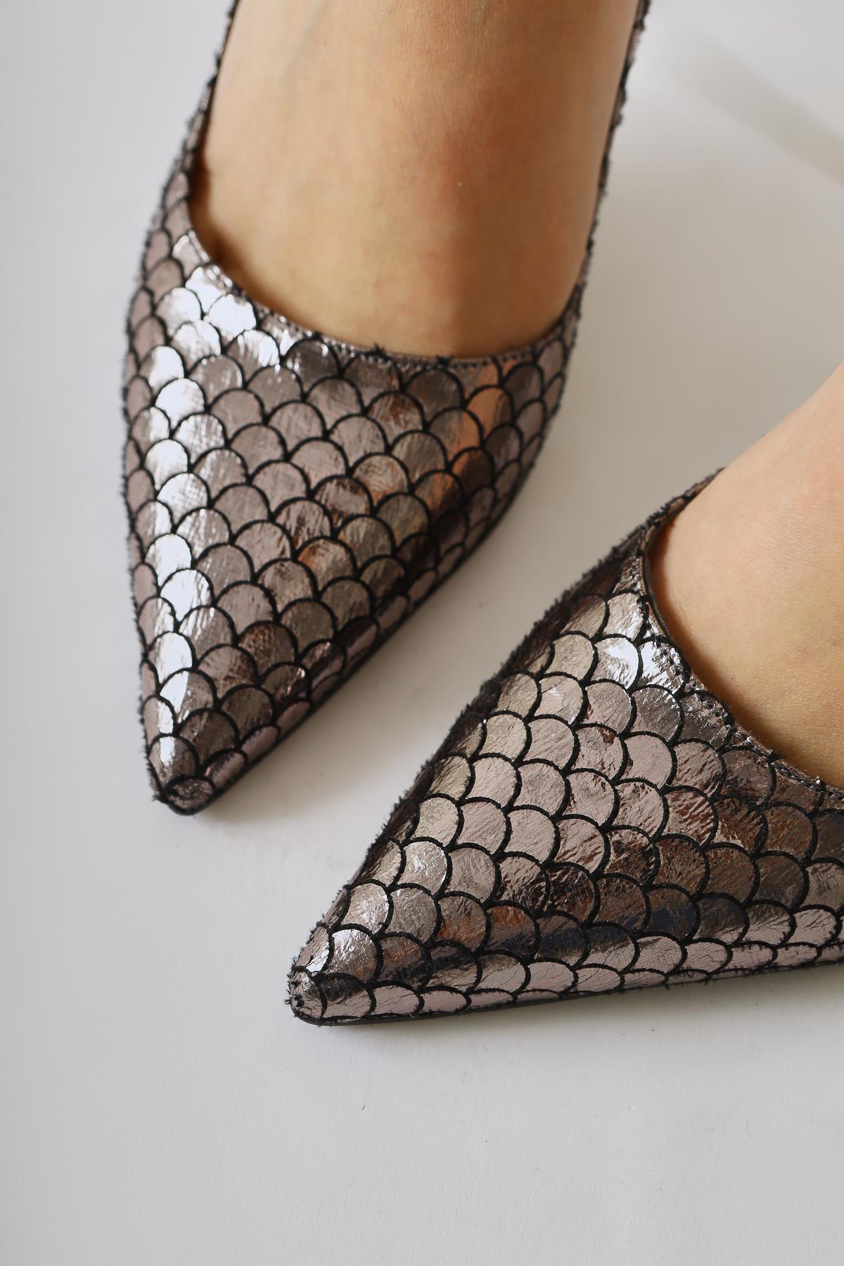 Celestine Platinum Fish Scale Textured Pointed Toe Women’s Stiletto