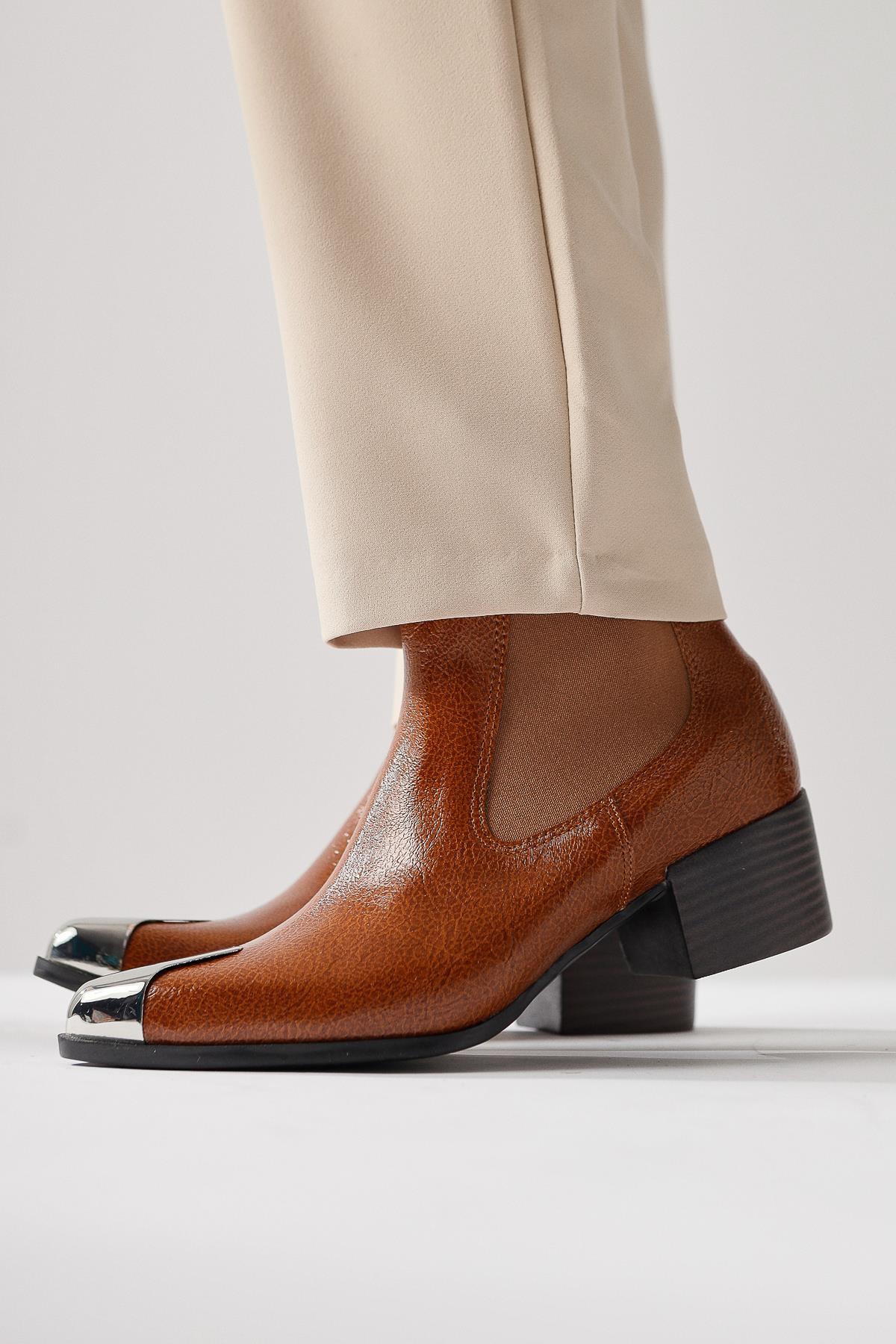 Heda – Cognac Crinkled Patent Pointed-Toe Metal-Detail Boot (Women)