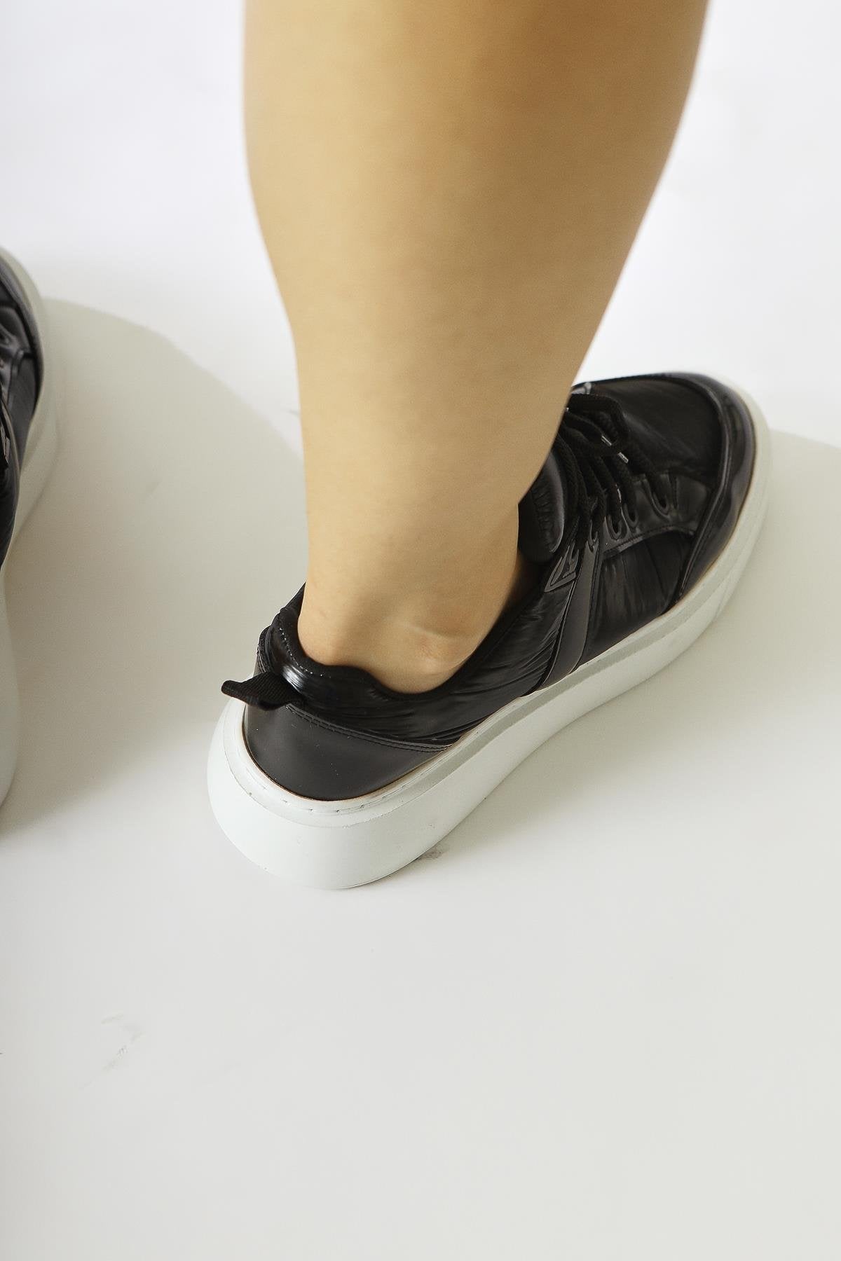 Jakleen Black Patent Leather Detailed Parachute Sneakers