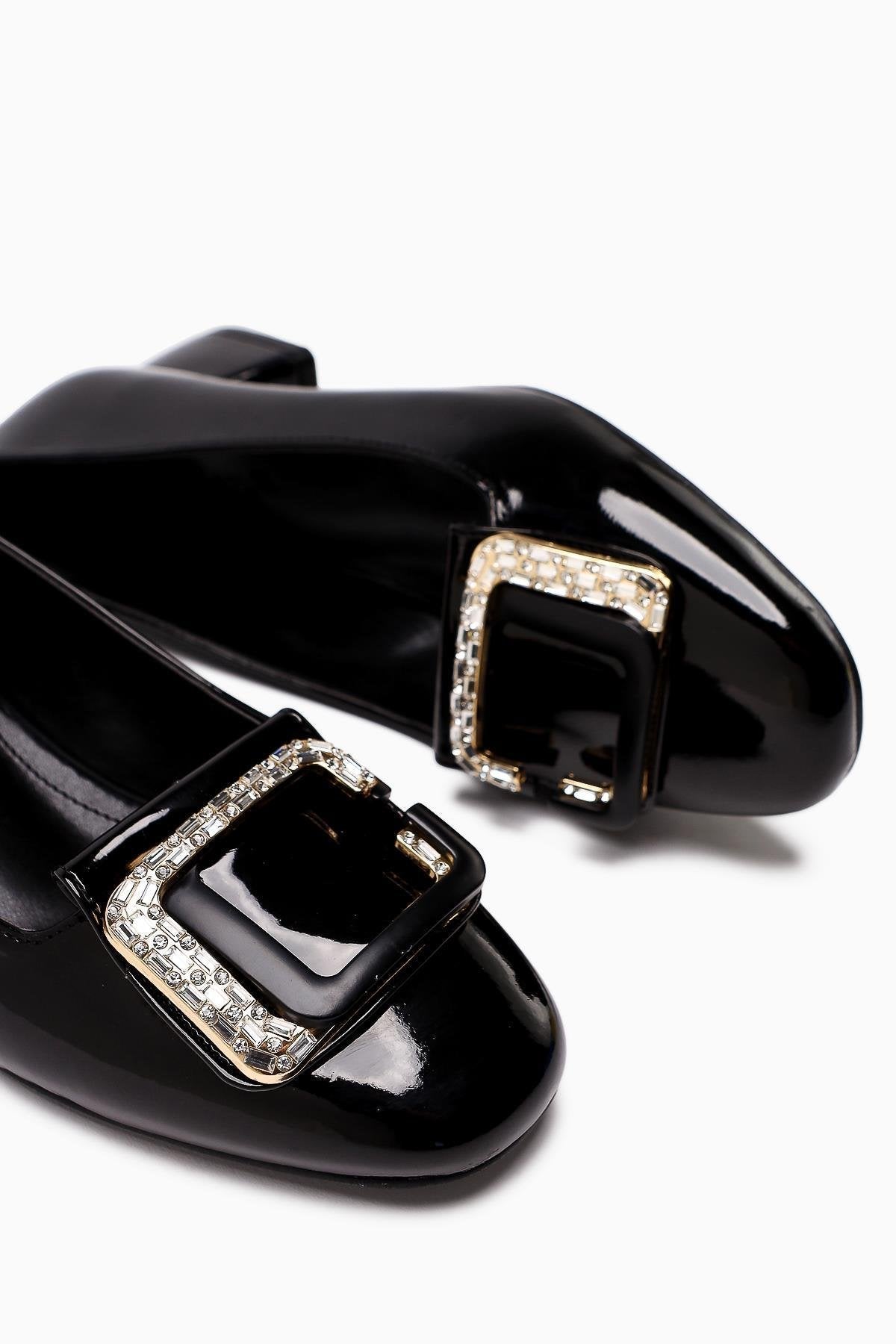 Roza – Black Patent Stone-Embellished Low-Heeled Shoe (Women)