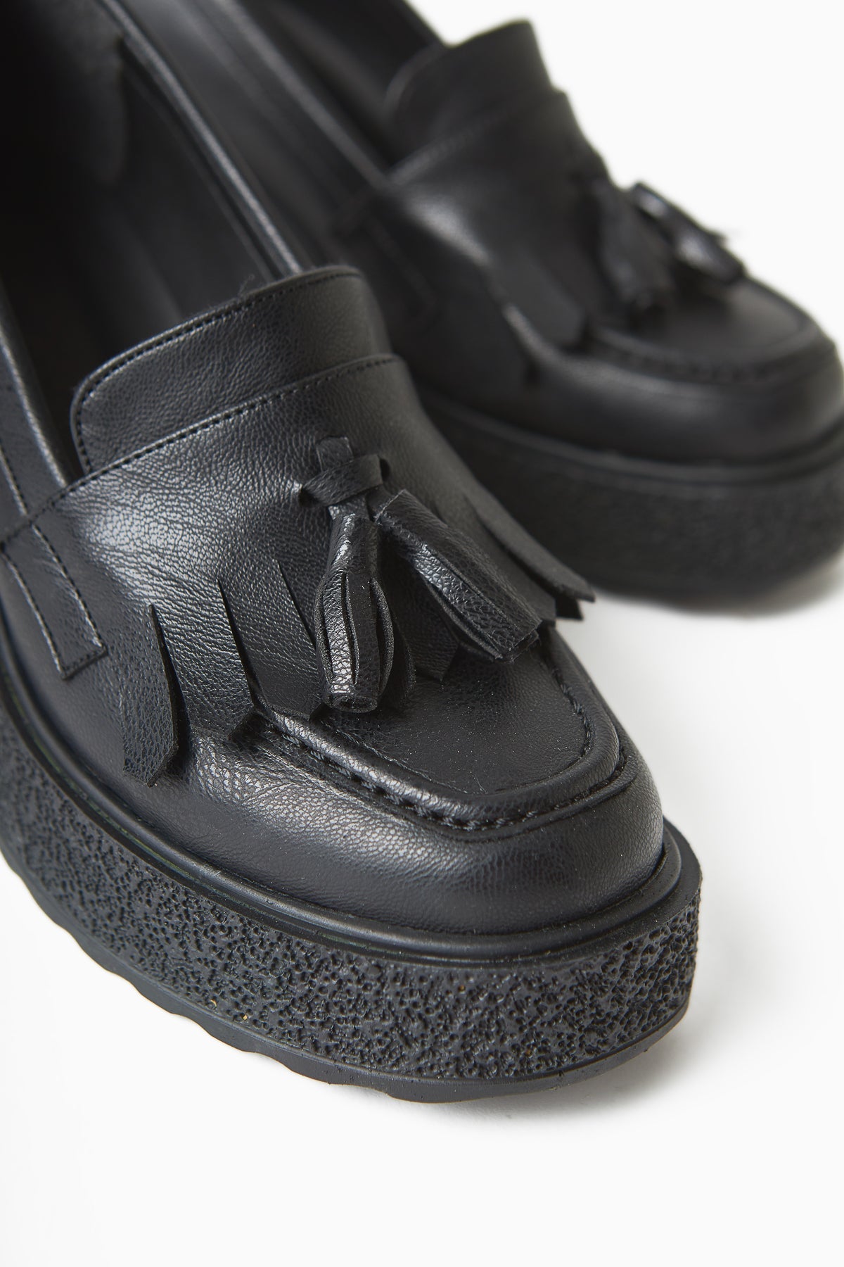 Loreen – Black Tassel-Detail Heeled Casual Loafer (Women)