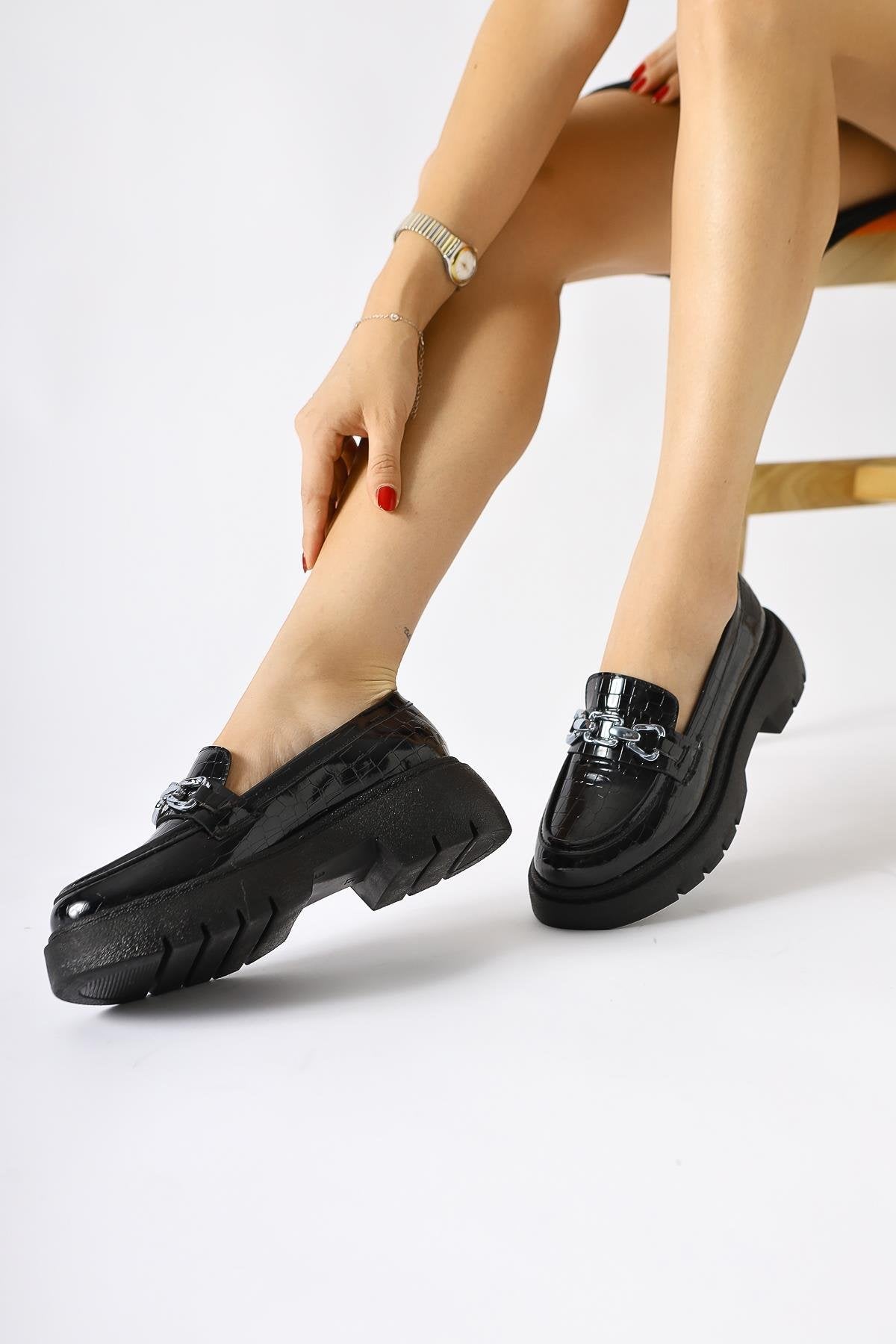 Lucin – Black Croc-Embossed Chain Buckle-Detail Loafer (Women)