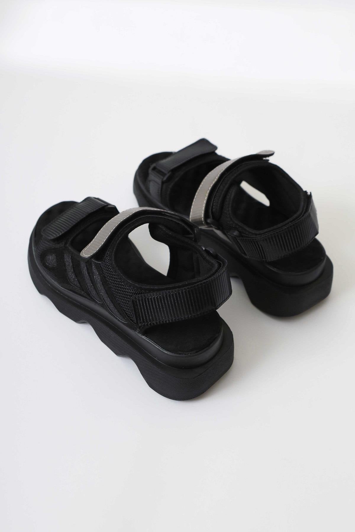 Quan Black Sandals with Glitter Detail and Comfortable Sole