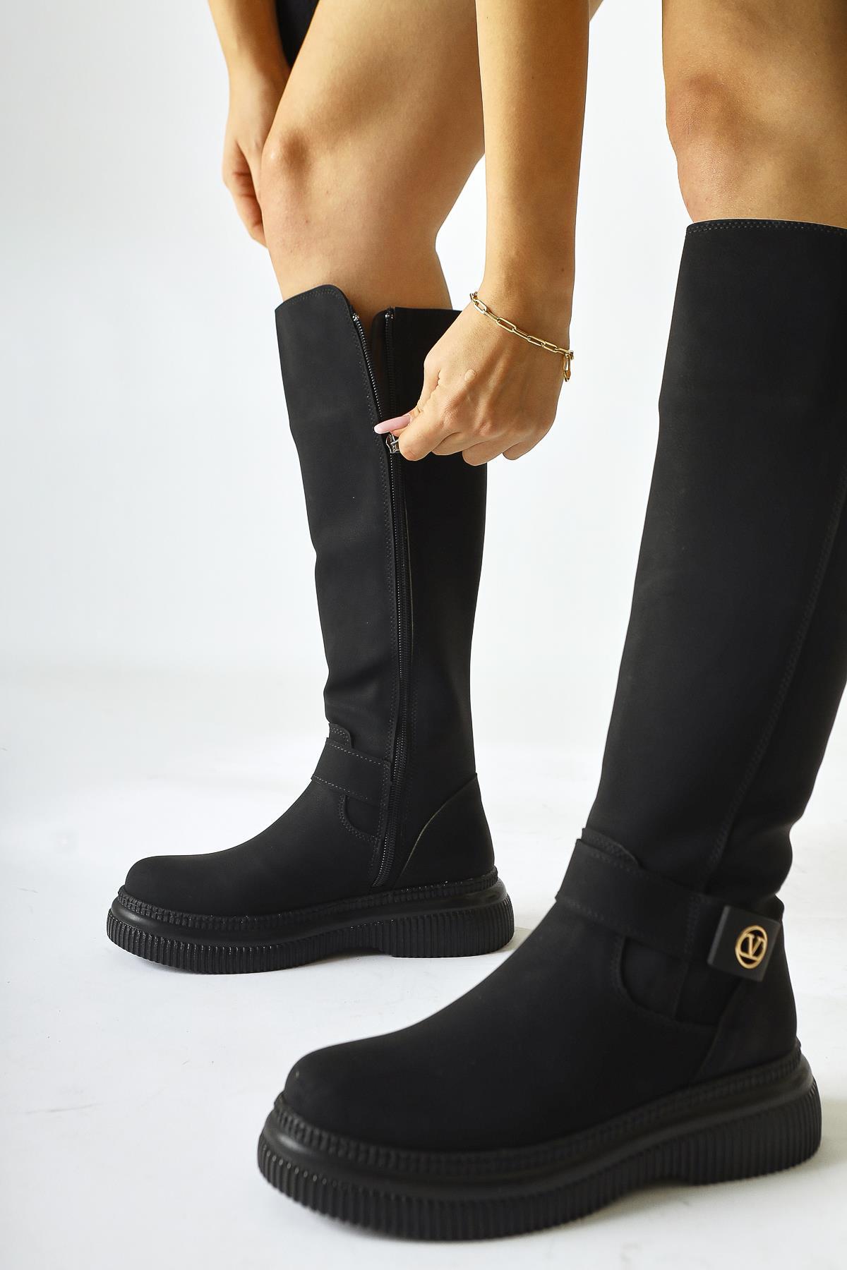 Juliah Black Buckle Detailed Zippered Boot