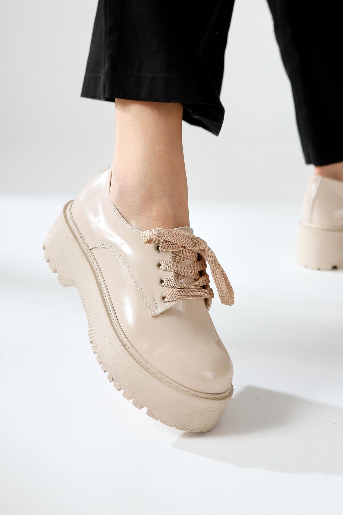 Alisson Beige Patent Leather Oval Toe Thick Soled Casual Shoe