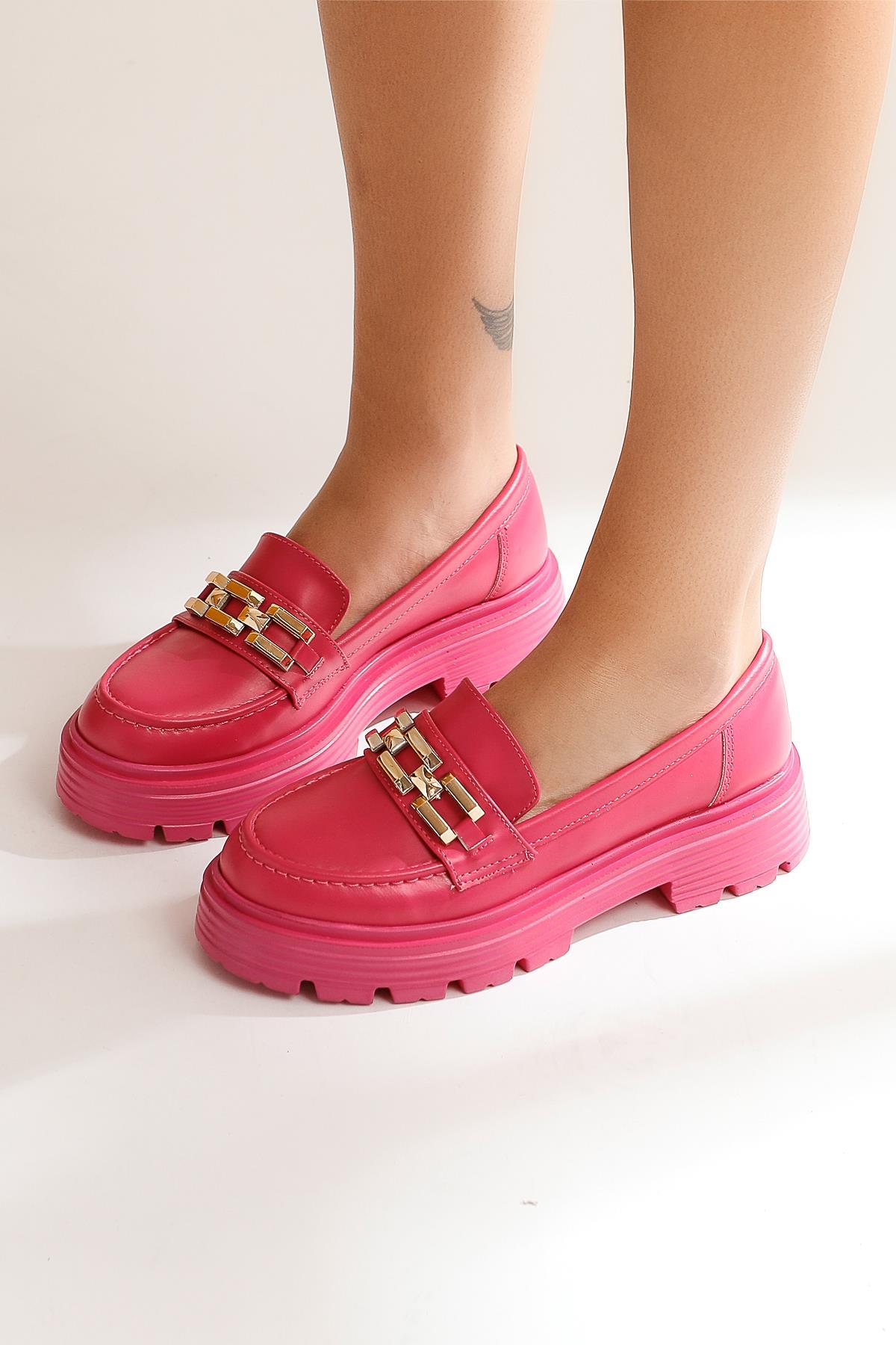 Benaz – Fuchsia Buckle-Detail Oxford Shoe (Women)