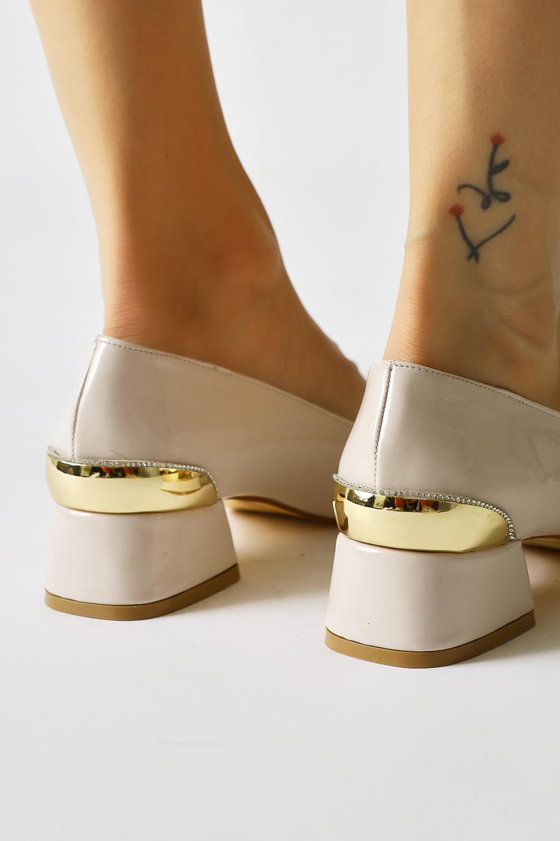 Alica Beige Patent Leather Pointed-Toe Shoes with Gem Detail and Short Heel