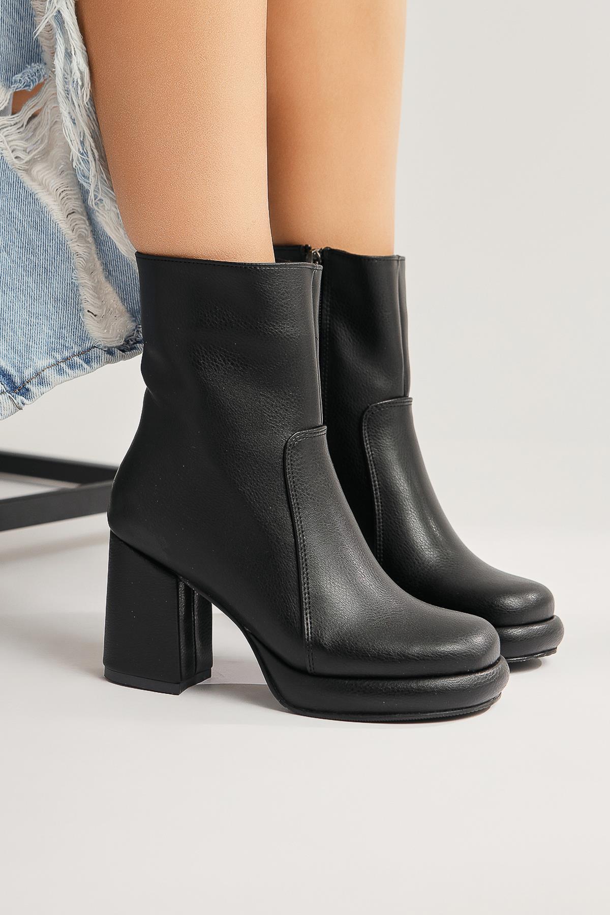 Clemencia – Black Zippered Boot (Women)