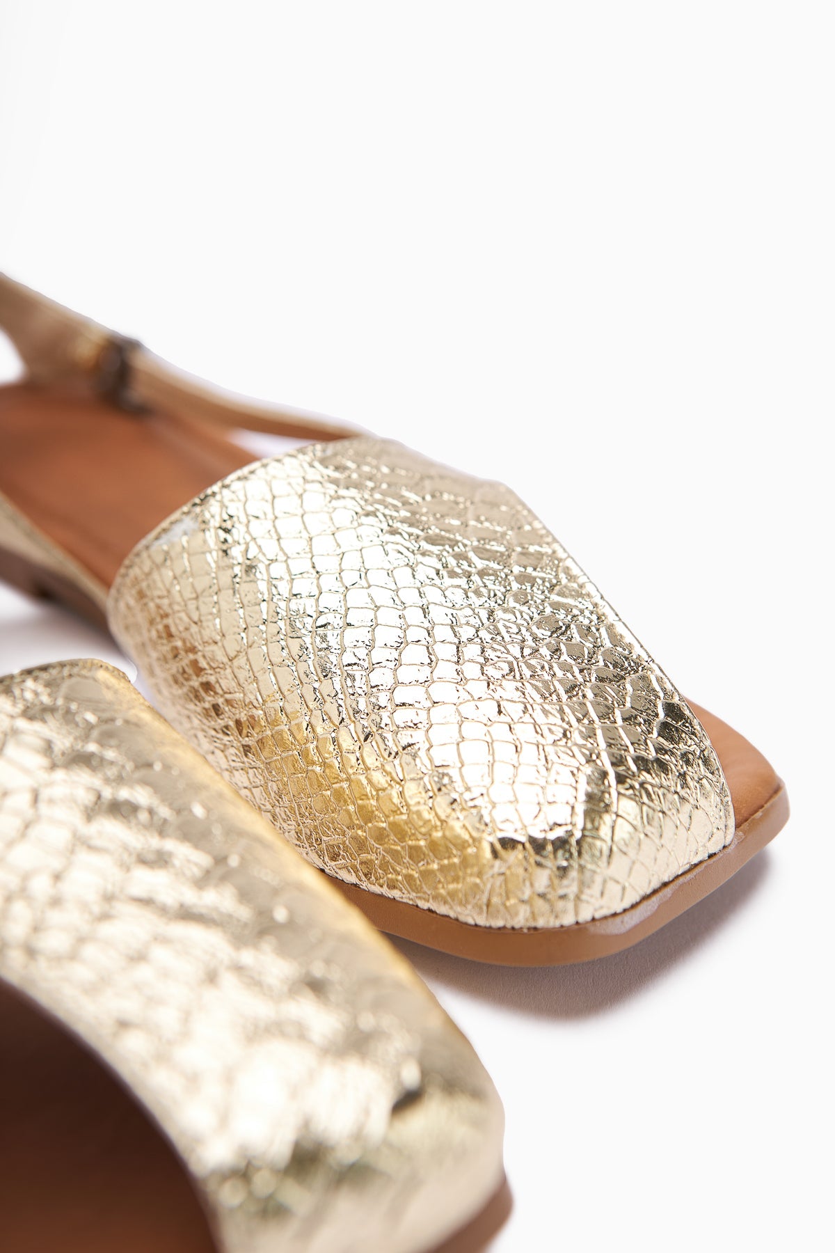 Agnez Gold Belt Detailed Women's Sandals