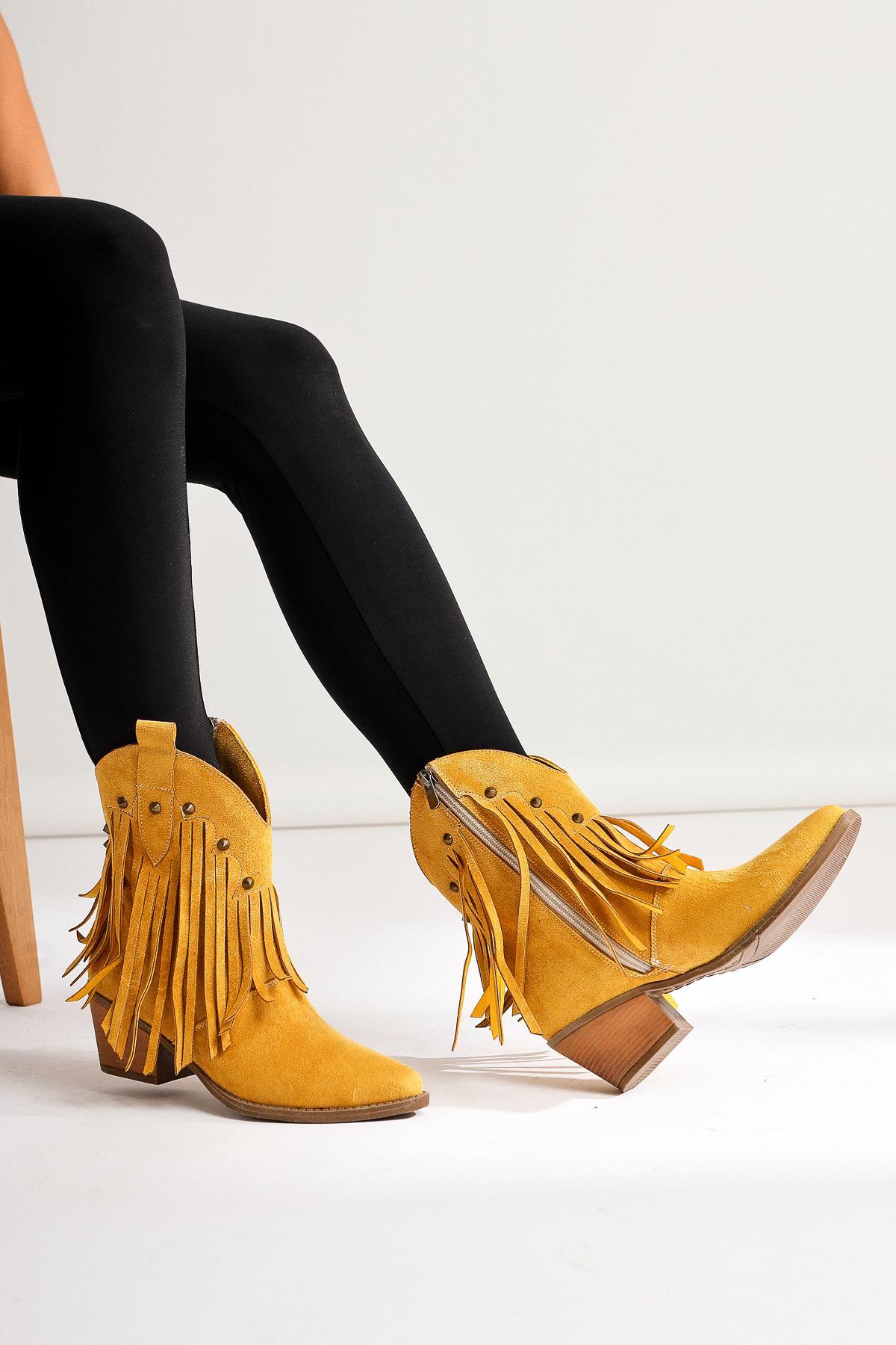 Lillebeth – Yellow Suede Fringed Stud-Detail Western Boot (Women)