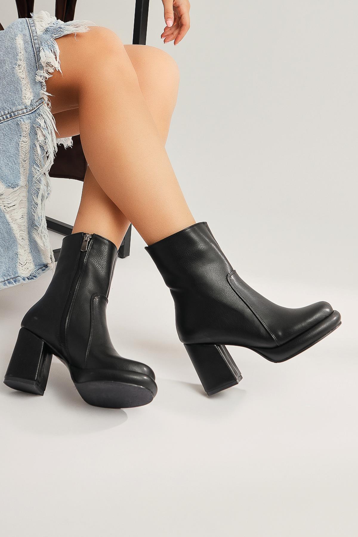 Clemencia – Black Zippered Boot (Women)