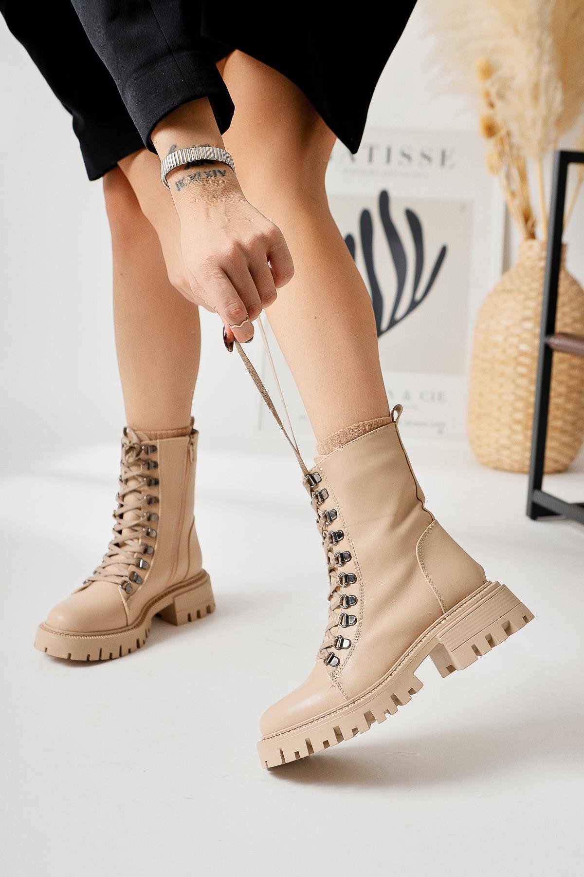 Suzette – Nude Lace-Up Thick-Sole Boot (Women)