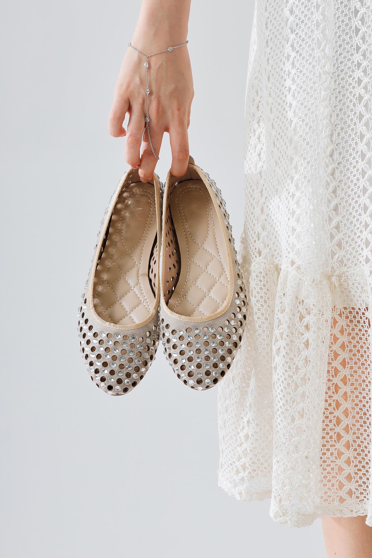 Milinda – Cream Suede Laser-Cut Stone-Detail Ballet Flat (Women)