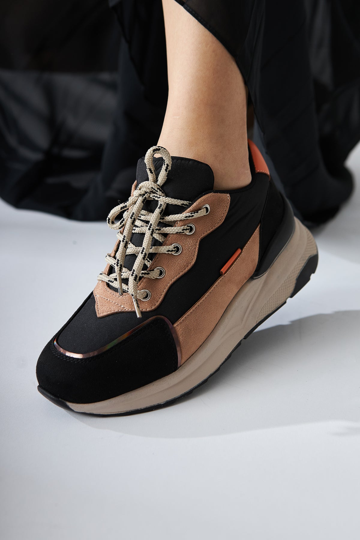 Tuana Black Nud Laced Women’s Sneakers
