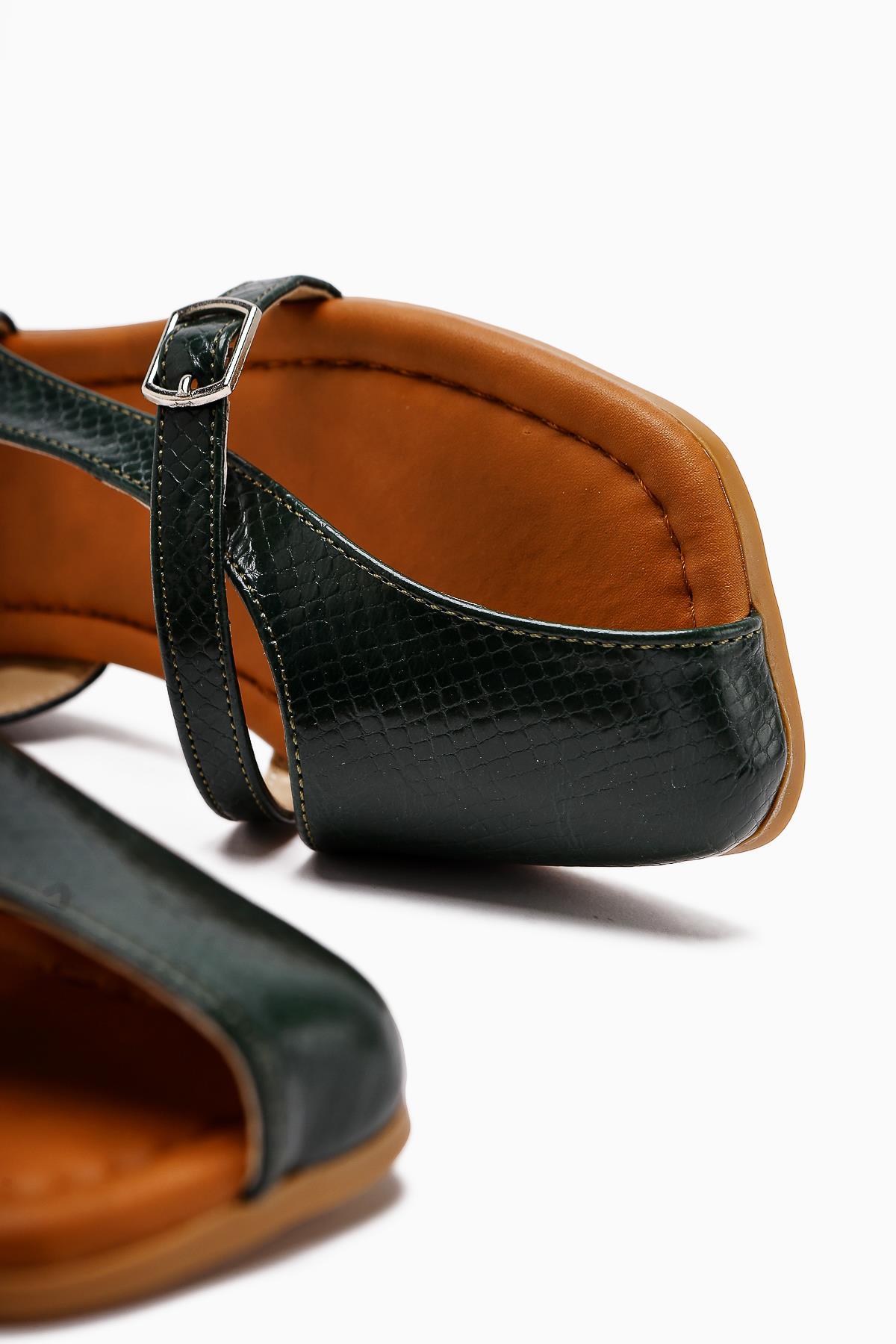 Almina Green Belt Detail Women's Sandal