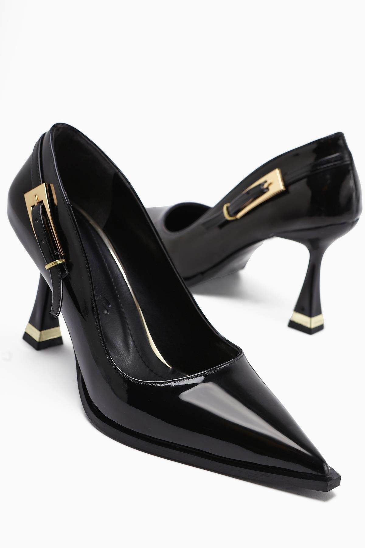 Mithra – Black Patent Vegan Material Pointed-Toe Buckle-Detail Heeled Shoe (Women)