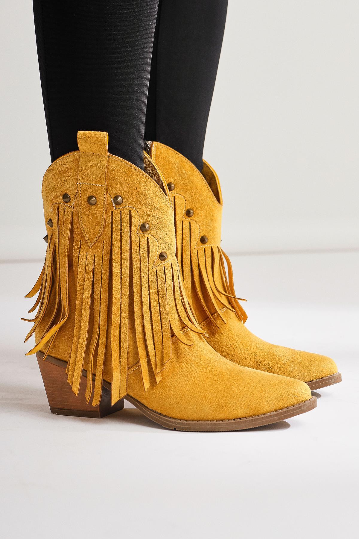 Lillebeth – Yellow Suede Fringed Stud-Detail Western Boot (Women)