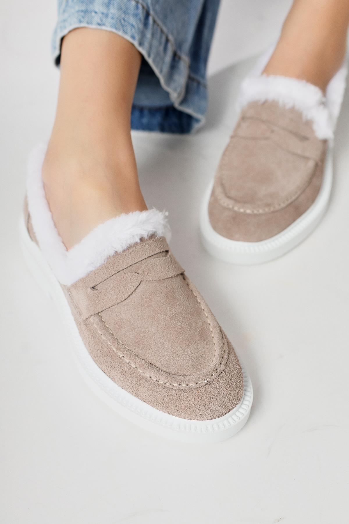 Tommie Genuine Leather – Stone Suede Fur-Lined Casual Shoe (Women)