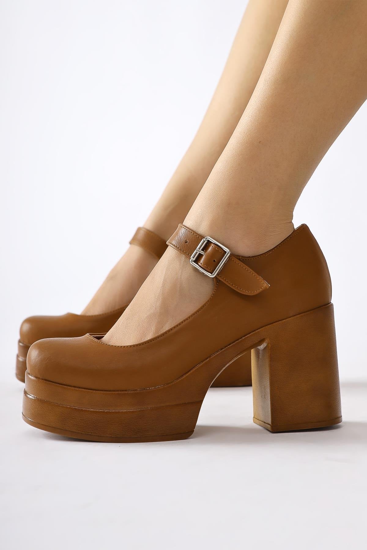 Adelin Taba Oval-Toe Platform Everyday Shoe