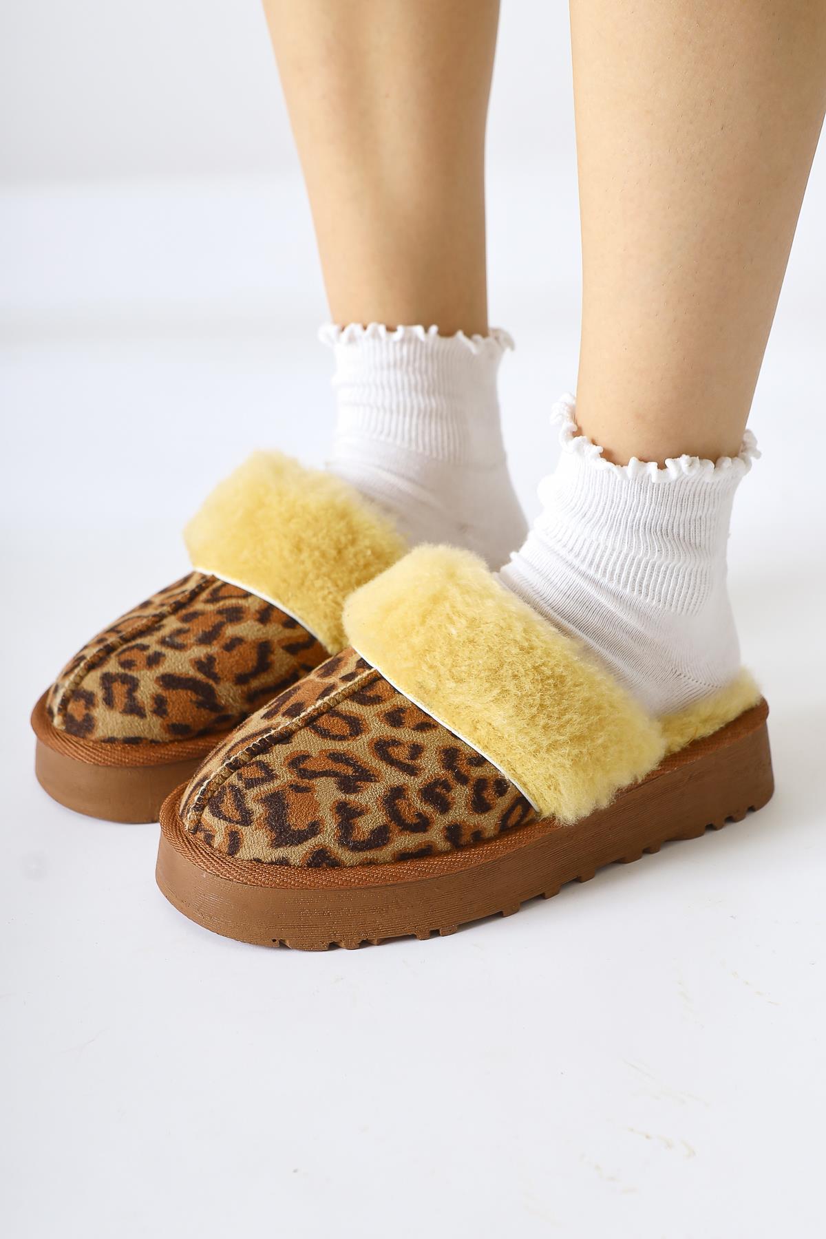 Anne-Margrete – Leopard-Print Suede Vegan Material Faux-Fur-Detail Slide