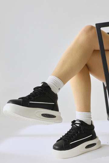 Lourin – Black Leather-Look Pattern Chunky Sole Lace-Up Sport Boot (Women)