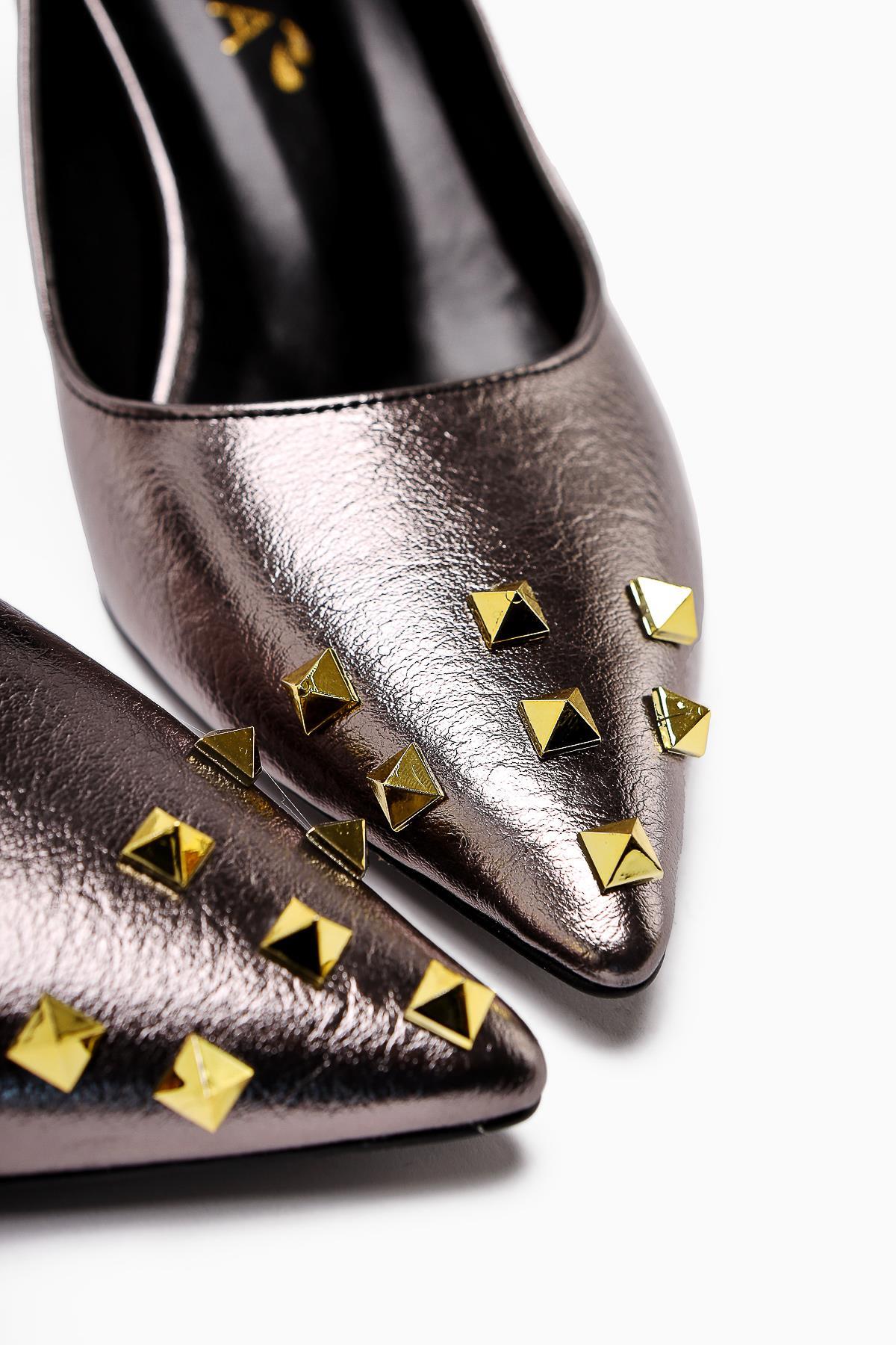 Anni – Platinum Shiny Crinkled Patent Pyramid-Studded Heeled Shoe (Women)