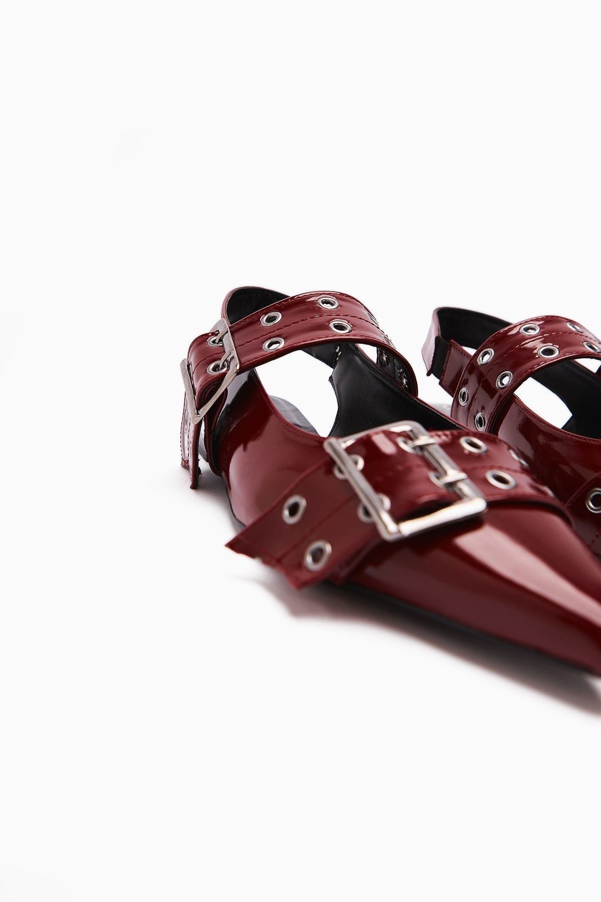 Davin Burgundy Patent Leather Sandals with Belt and Pointed Toe