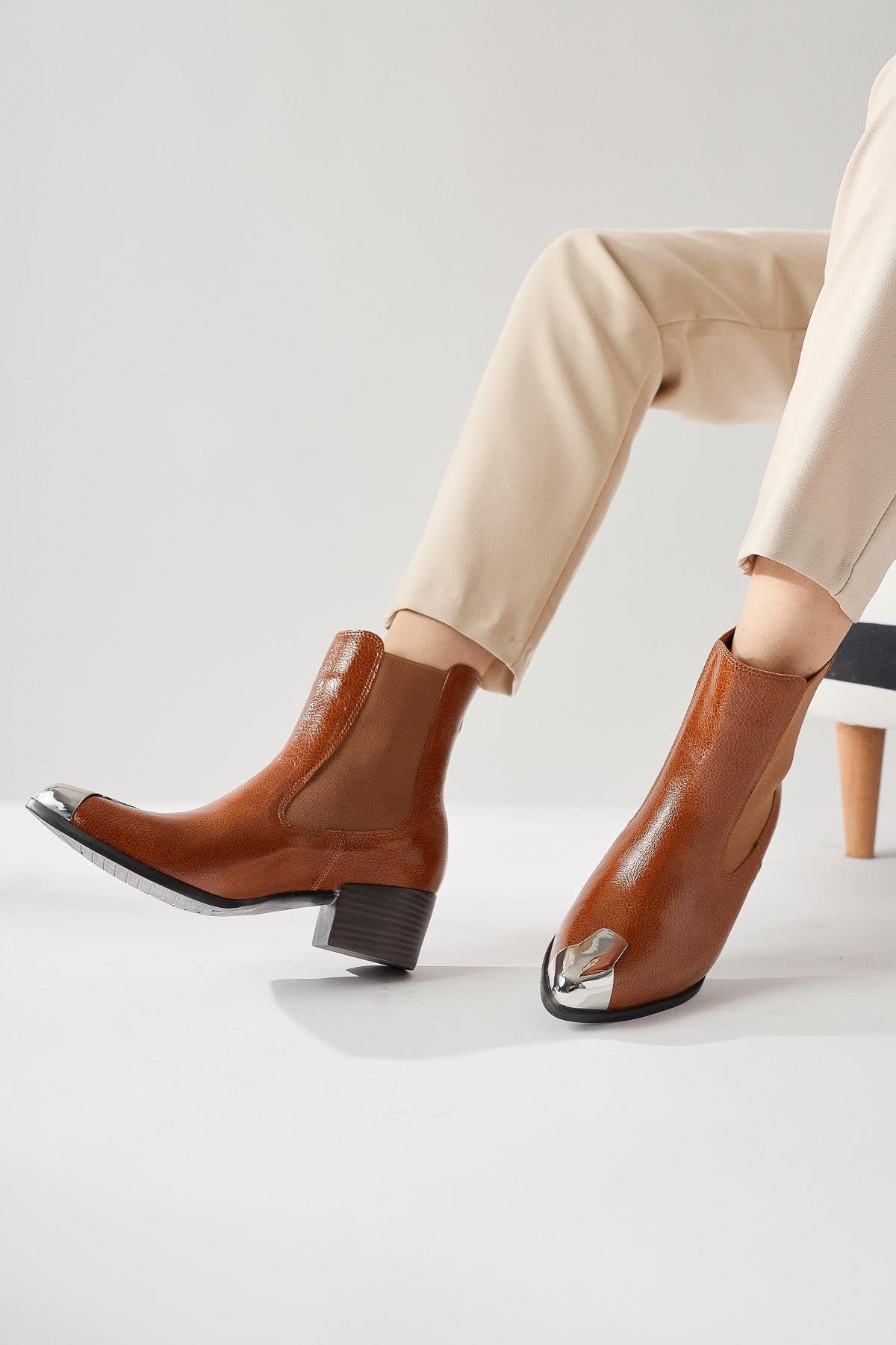 Heda – Cognac Crinkled Patent Pointed-Toe Metal-Detail Boot (Women)