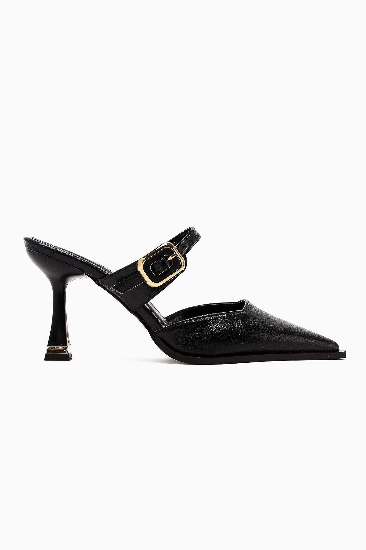 Yim Black Buckled Closed Toe Women’s Heeled Shoes