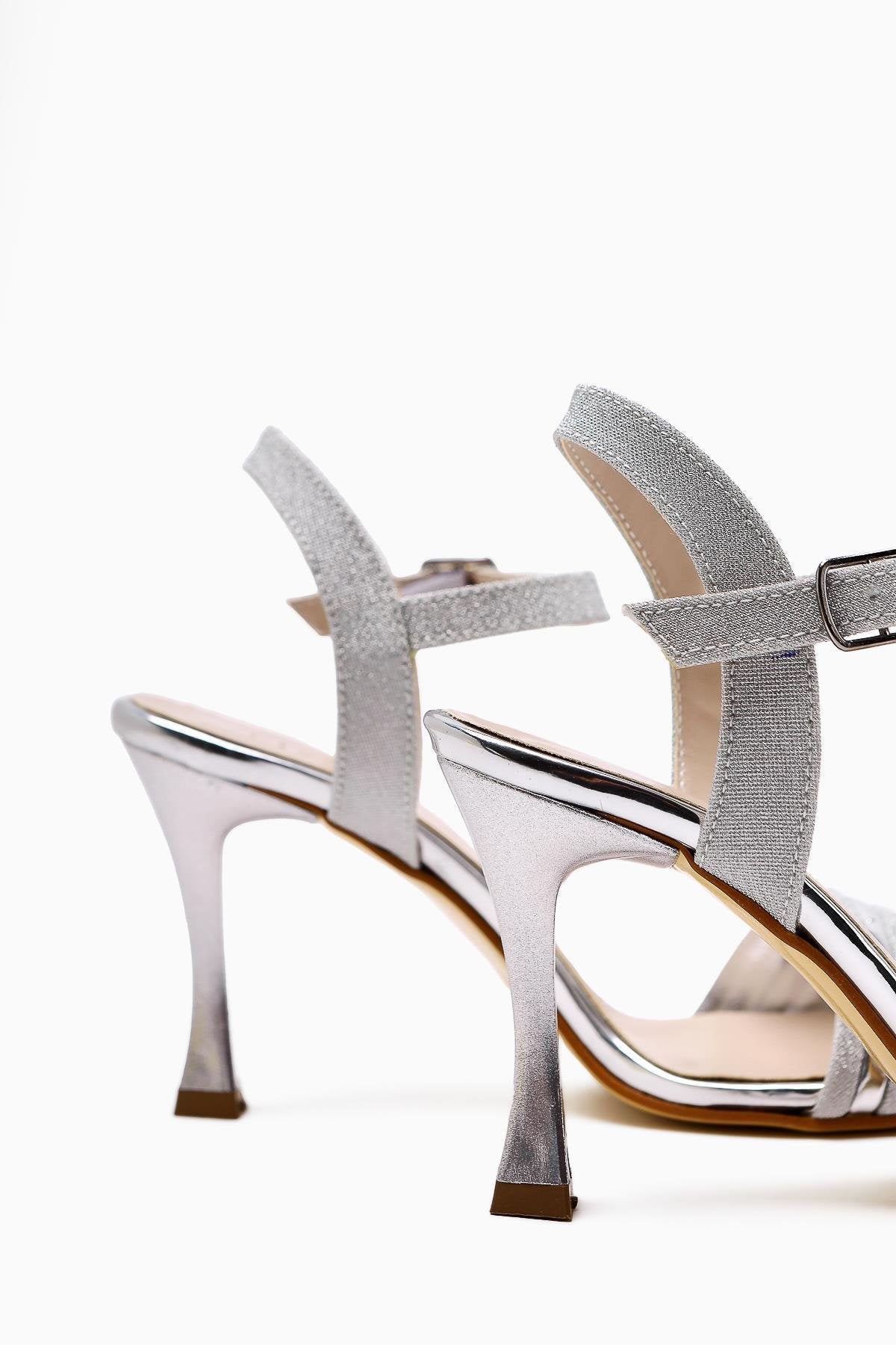 Julianna Silver Patent Pointed Toe Glitter Detailed Women’s Sandal