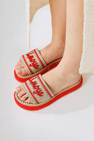 Vasana – Red Soft-Textured Thick-Sole Rope Slide (Women)