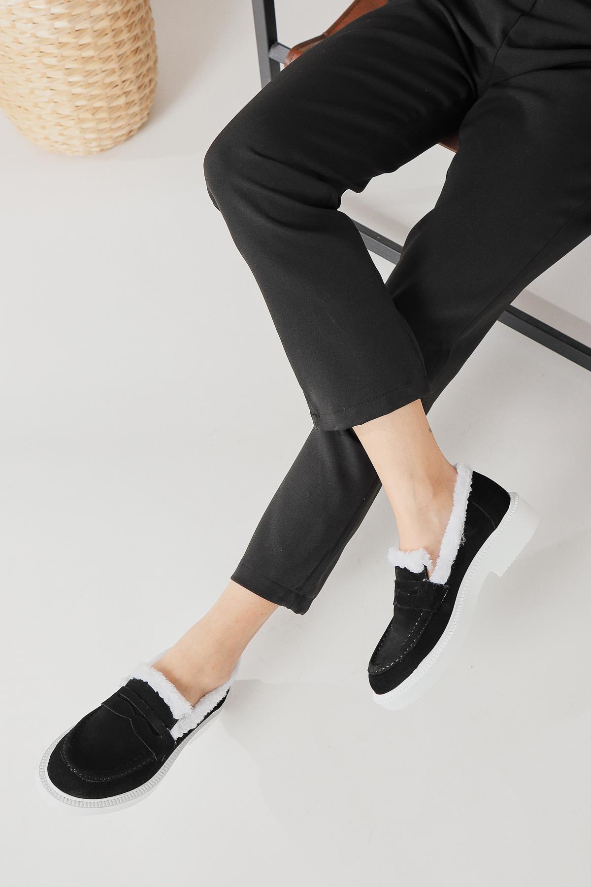 Tommie Genuine Leather – Black Suede Fur-Lined Casual Shoe (Women)