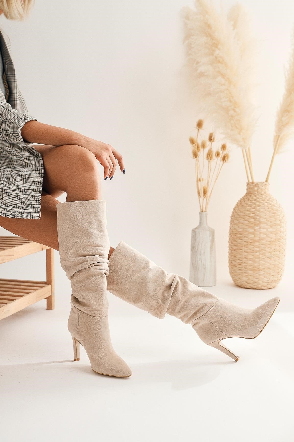 Rimaz – Nude Gusseted Tall Pointed-Heel Knee-High Boot (Women)