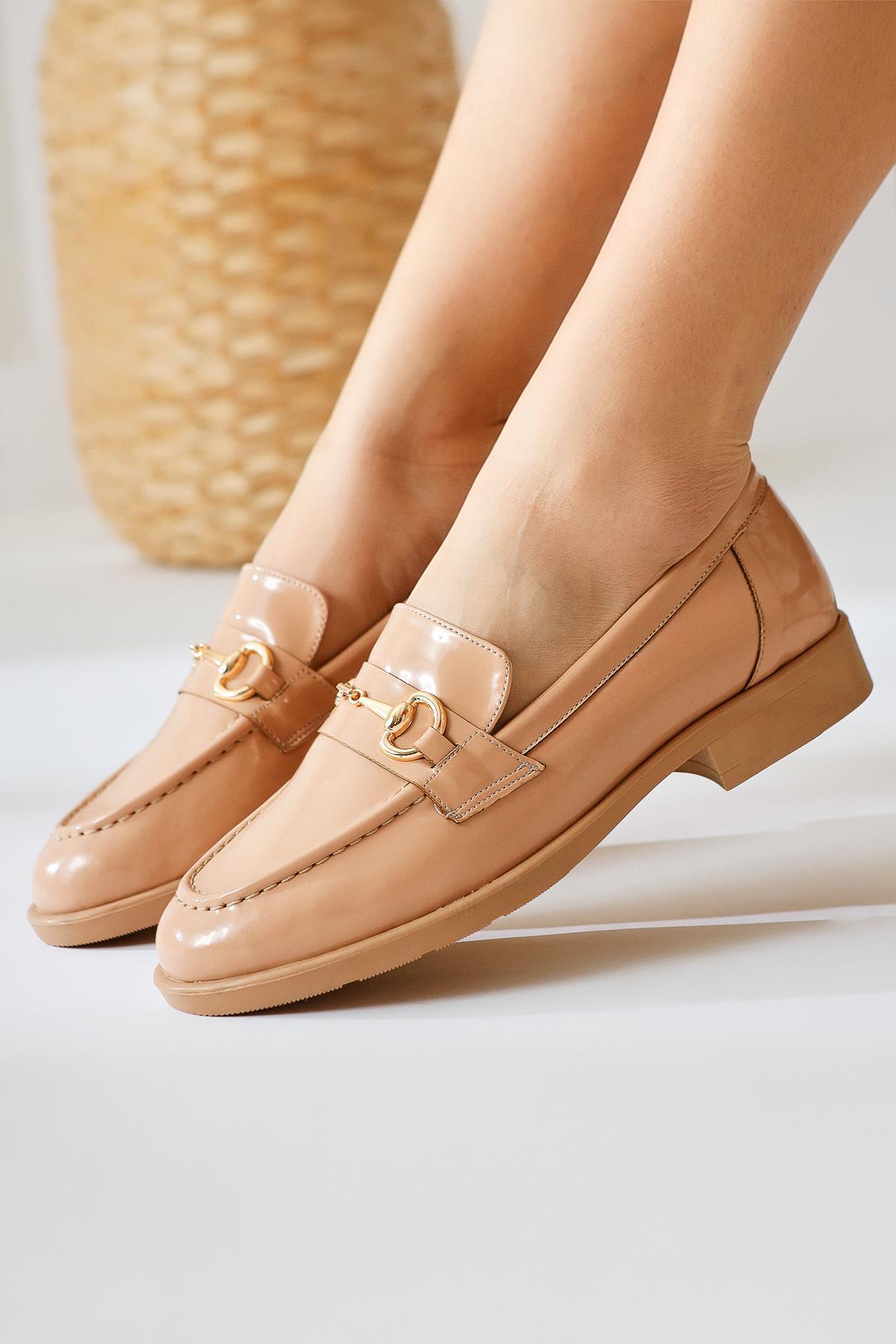 Lise Lott – Salmon Buckle-Detail Casual Shoe (Women)
